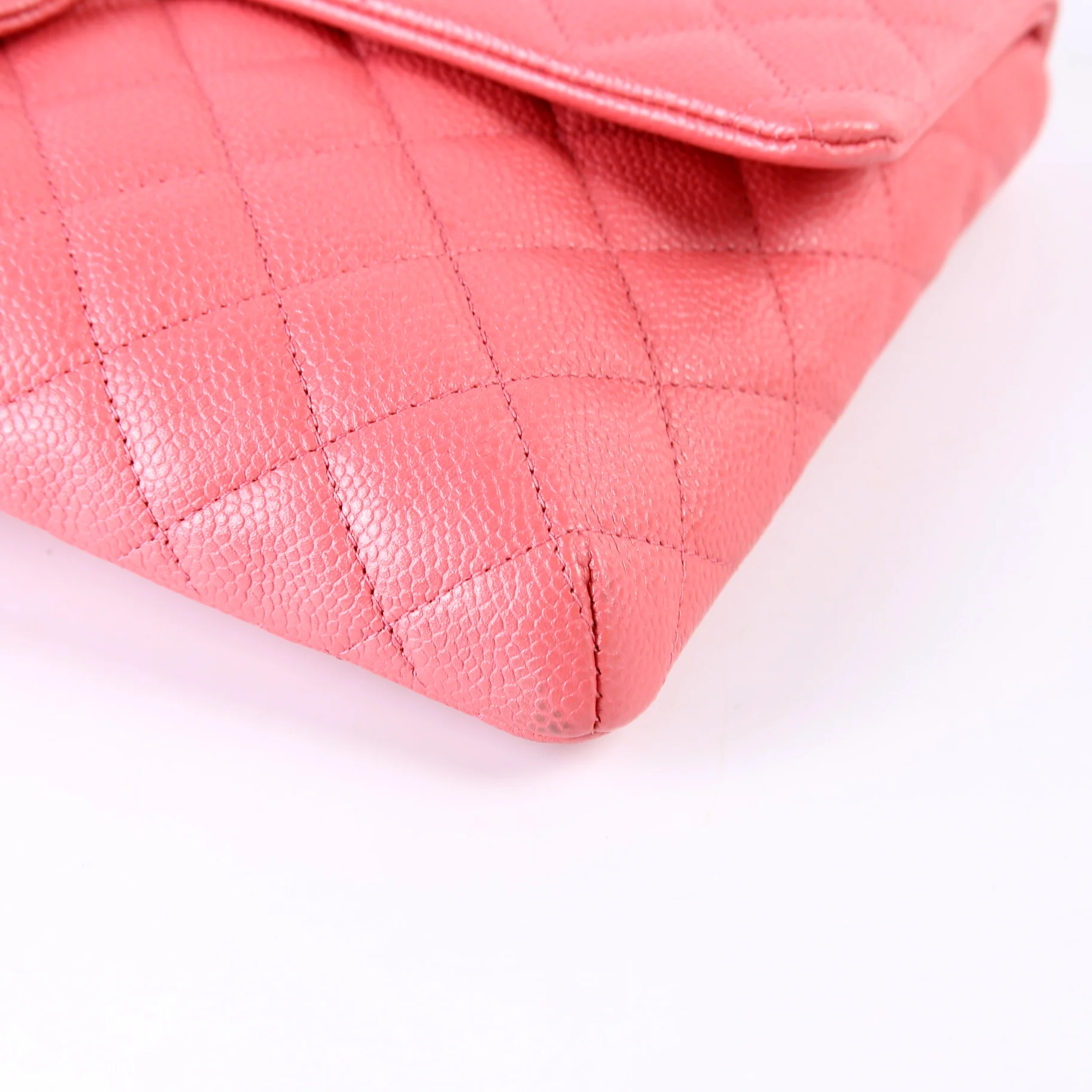 Classic Flap Clutch Caviar 26M - Image 7