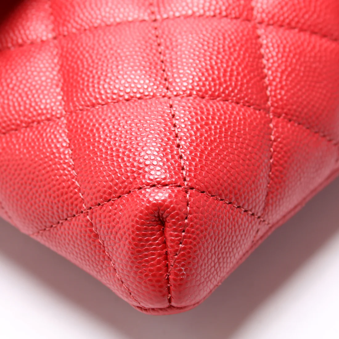 Classic Flap Clutch Caviar 28M - Image 5