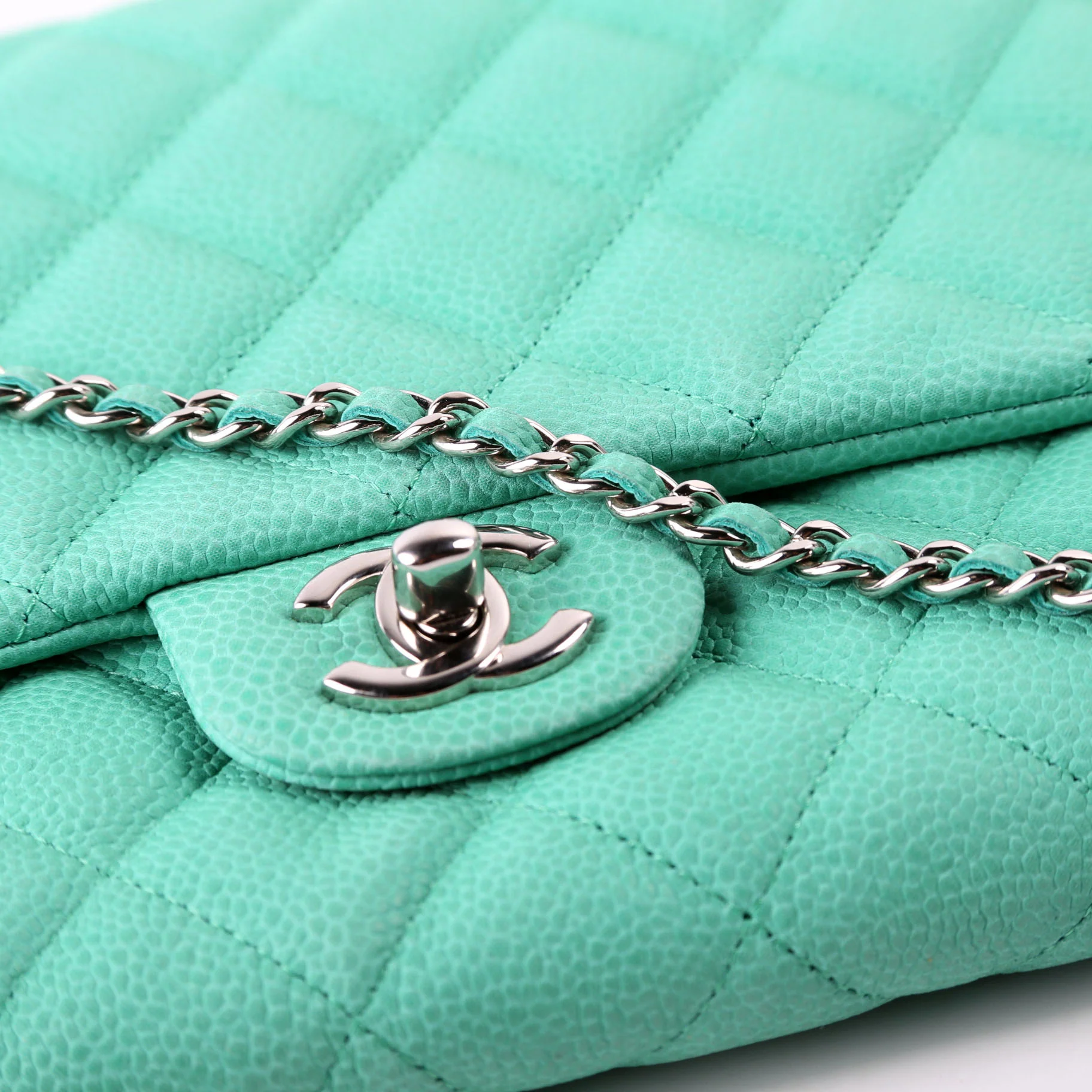 Classic Flap Clutch W/Chain Caviar 17M - Image 4