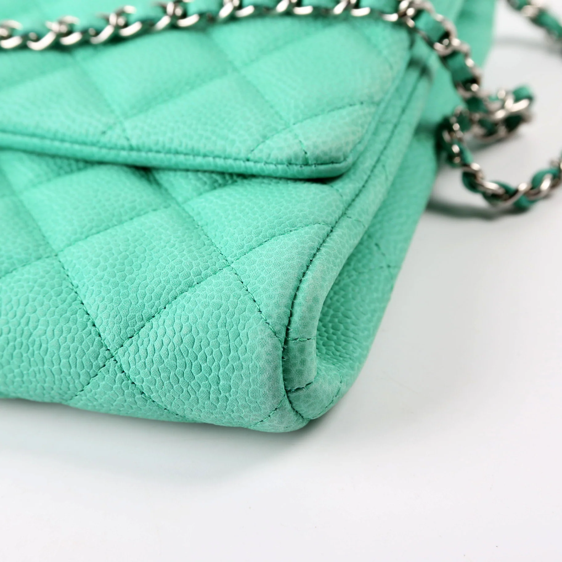Classic Flap Clutch W/Chain Caviar 17M - Image 6