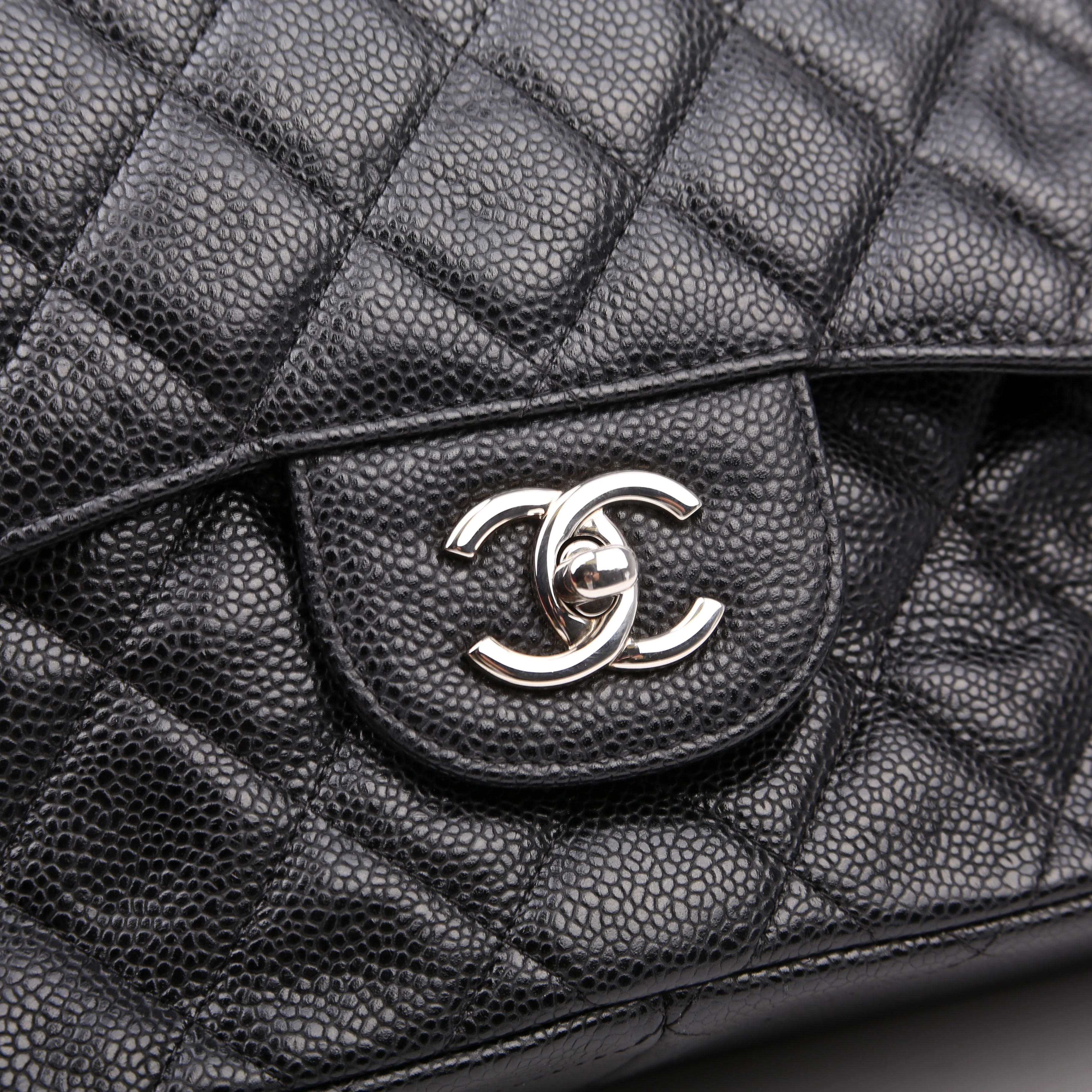 Classic Flap Jumbo Caviar 14-16M Black - Image 7