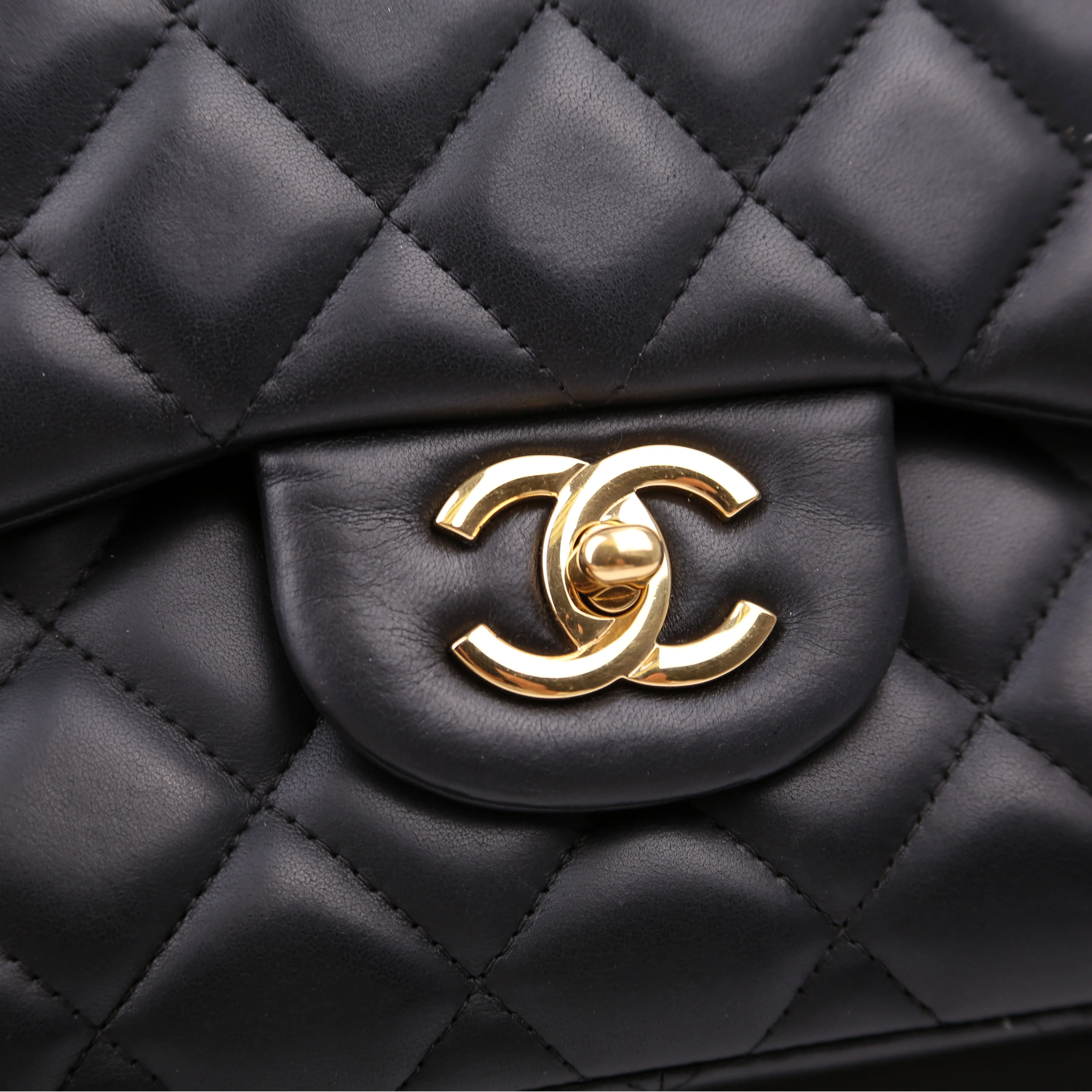 Classic Flap Jumbo Lambskin 14M Black - Image 10