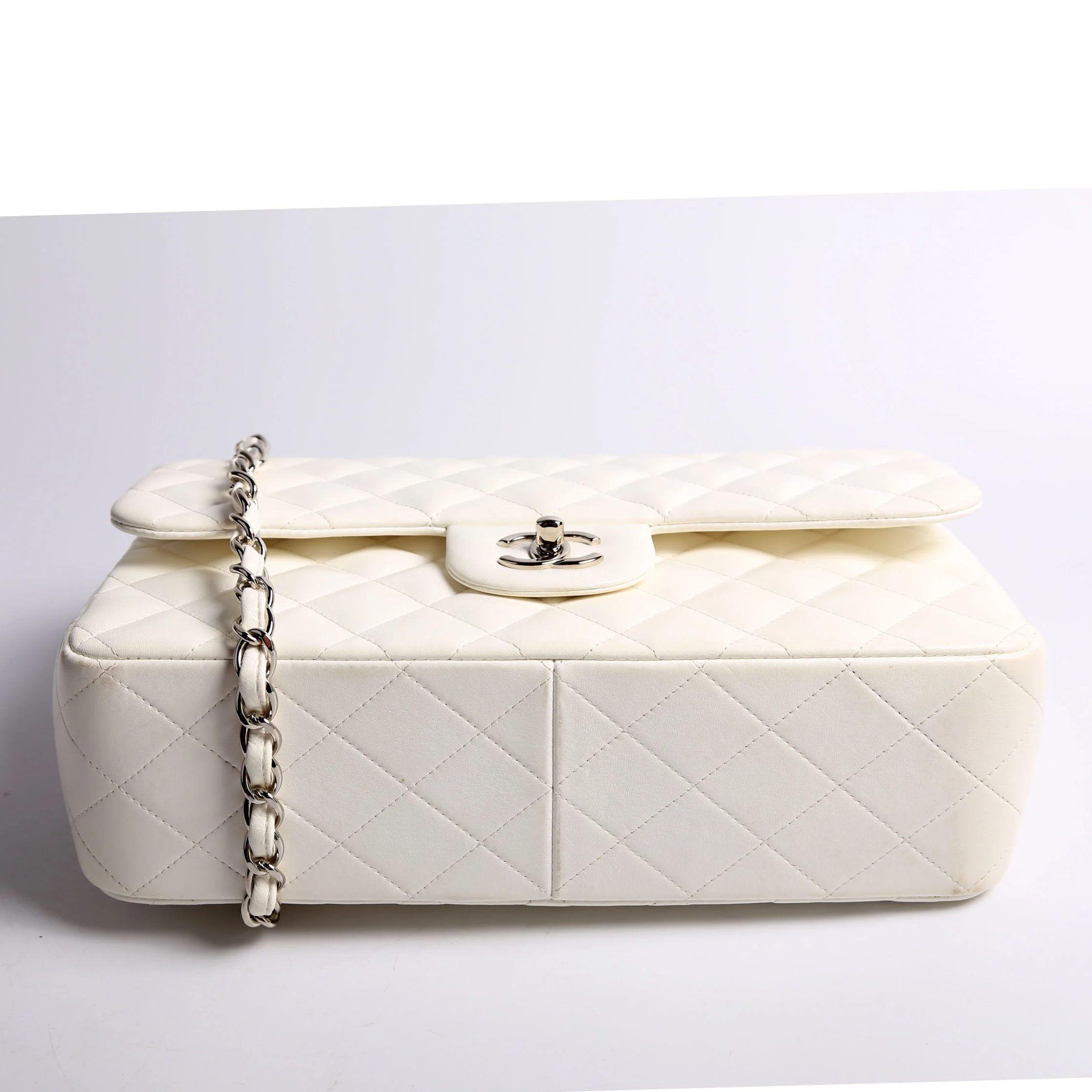 Classic Flap Jumbo Lambskin 21-24M White - Image 4