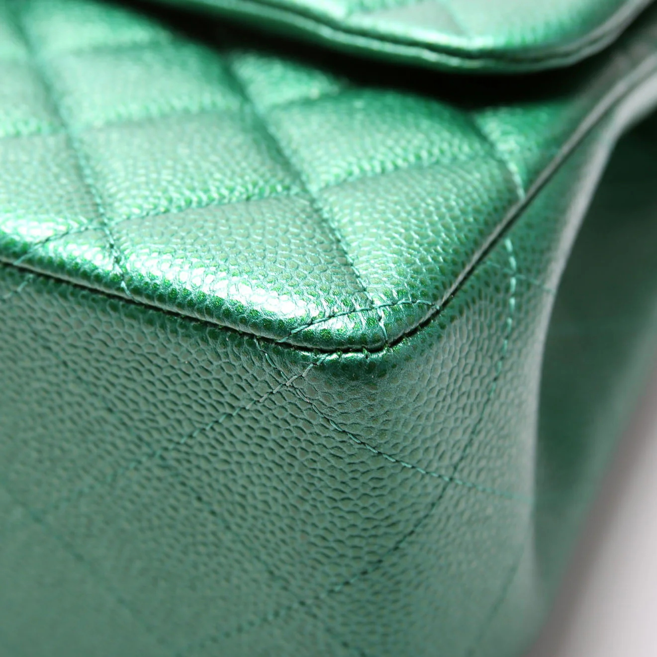 Classic Flap Jumbo Metallic Caviar 25-28M Green - Image 6