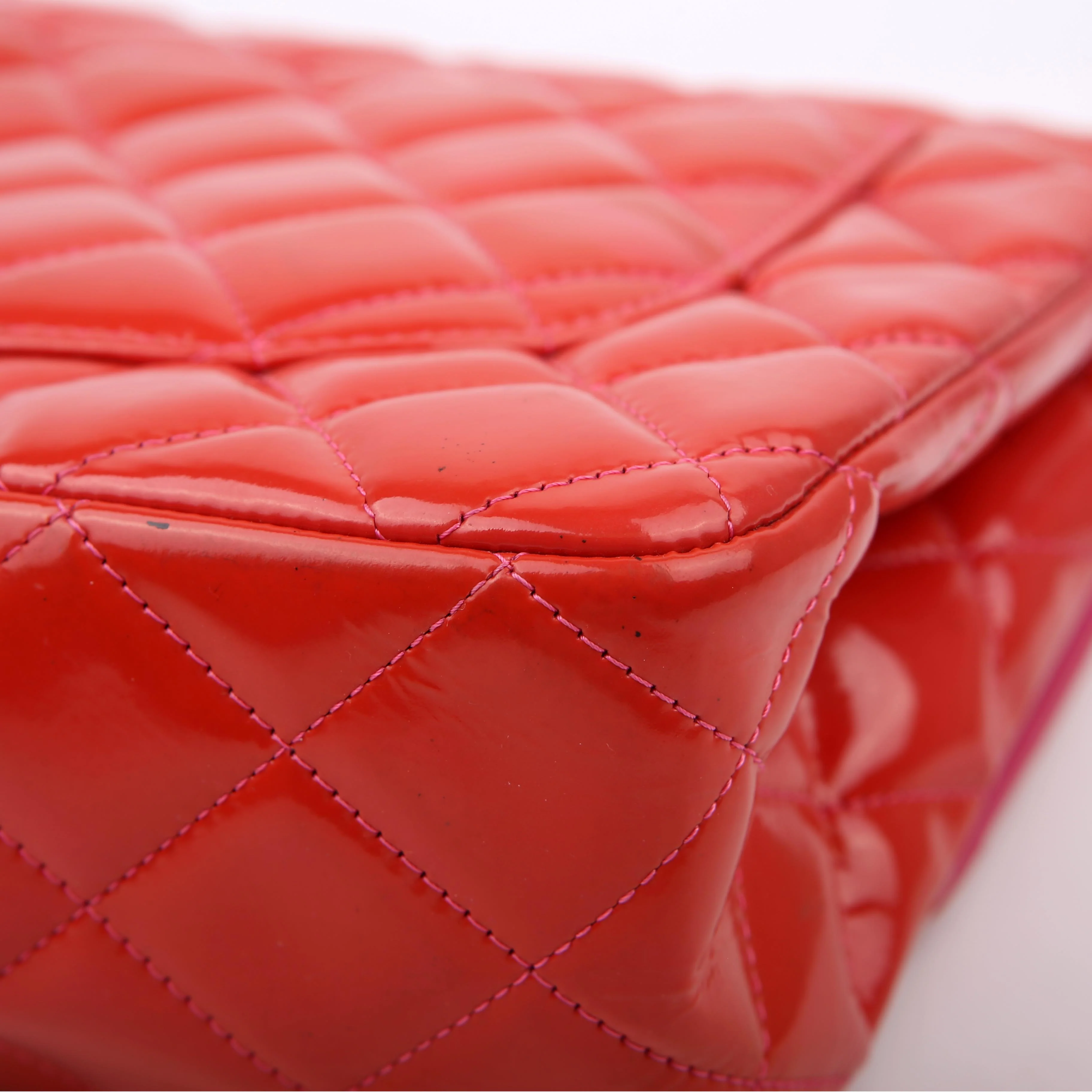 Classic Flap Jumbo Patent Red/Pink - Image 8