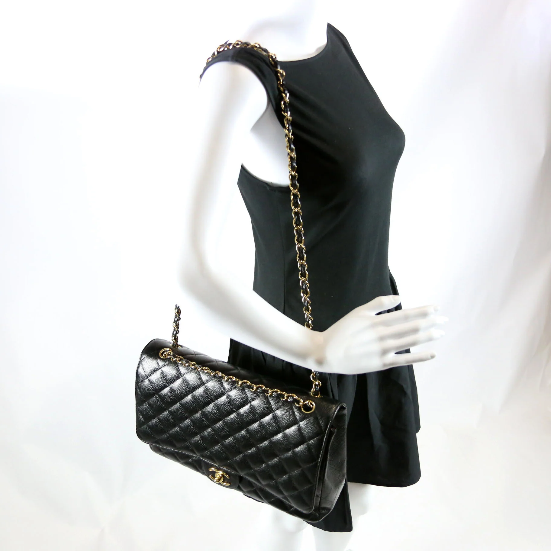 Classic Flap Max Caviar 14-16M Black - Image 11