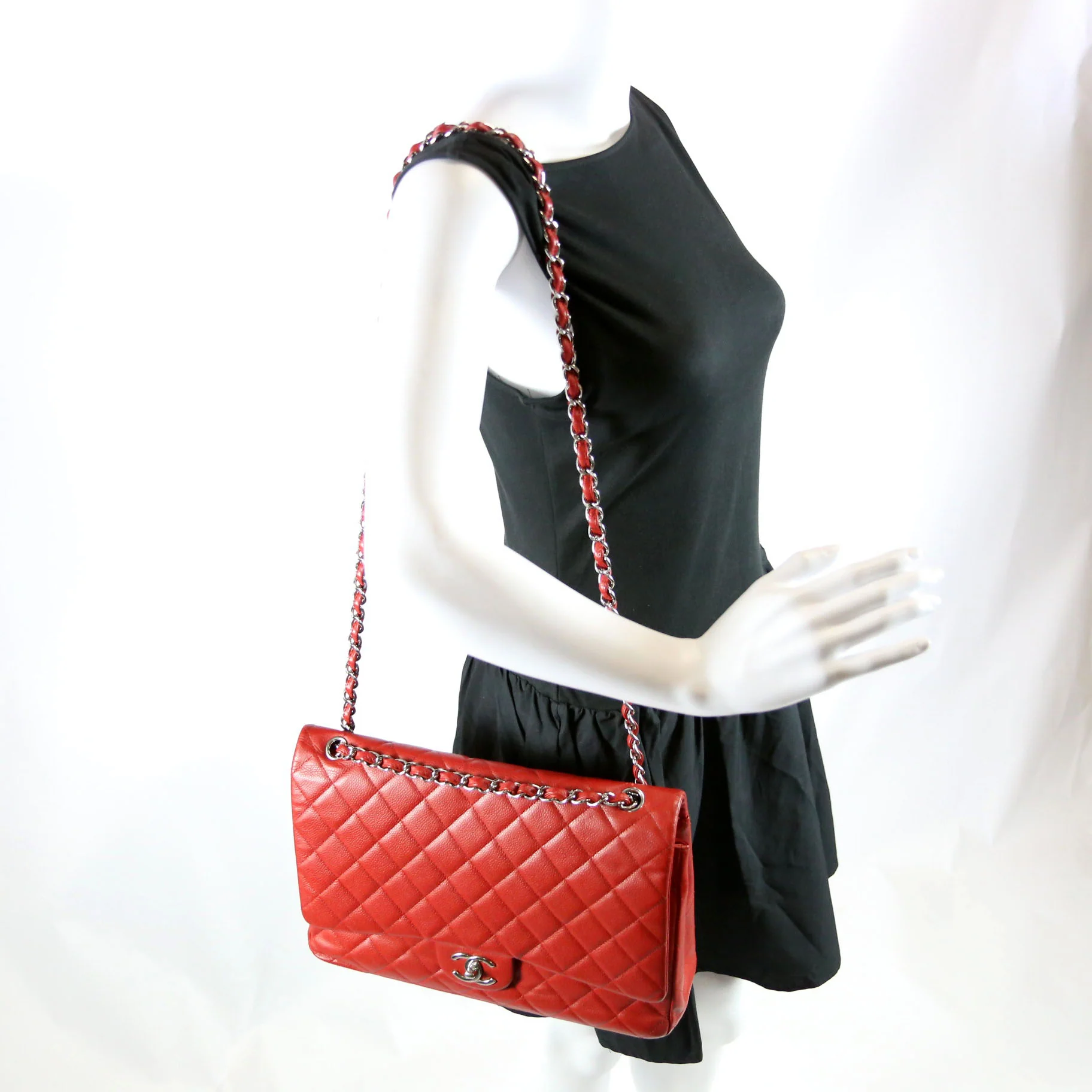 Classic Flap Max Caviar 18M Red - Image 11