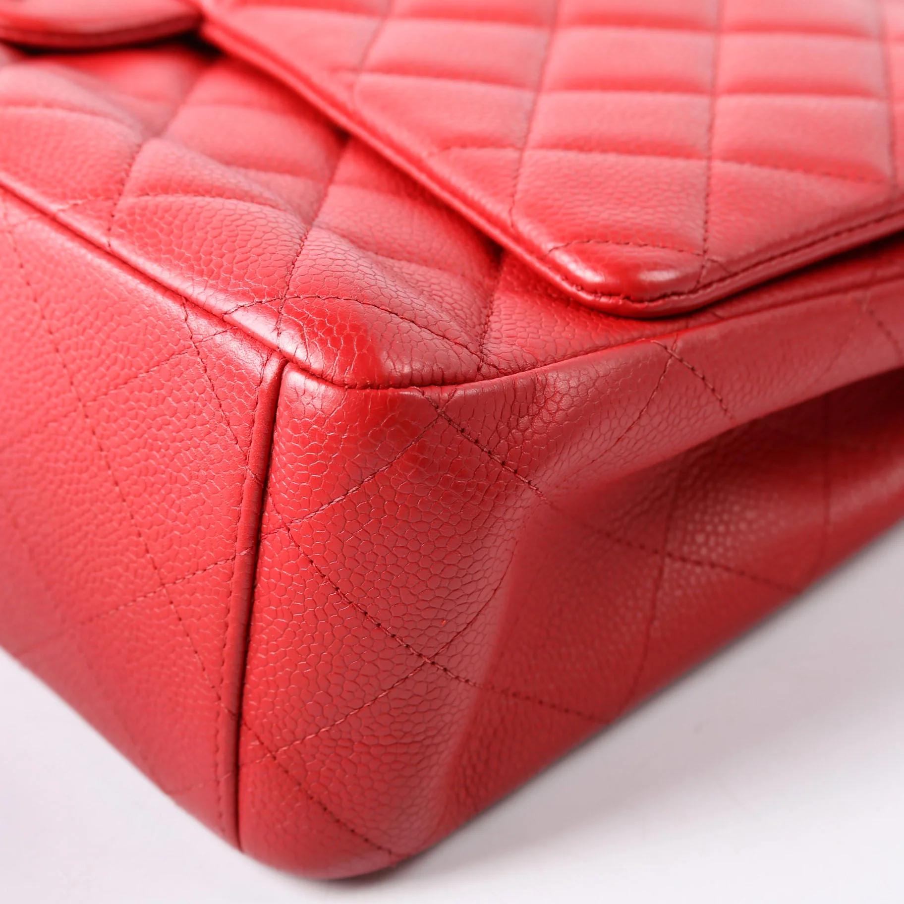 Classic Flap Max Caviar 18M Red - Image 5