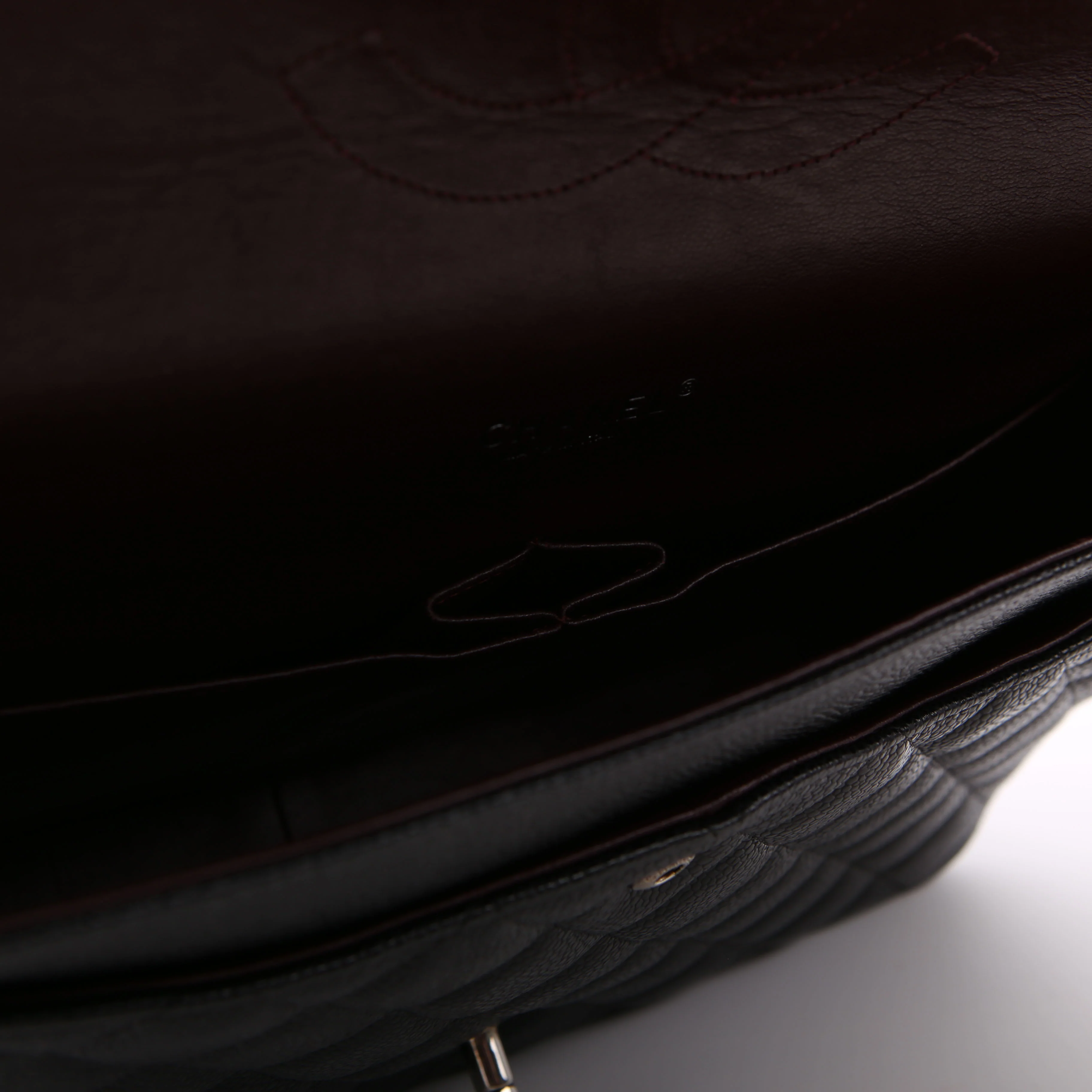 Classic Flap Maxi Caviar 15M Black - Image 16