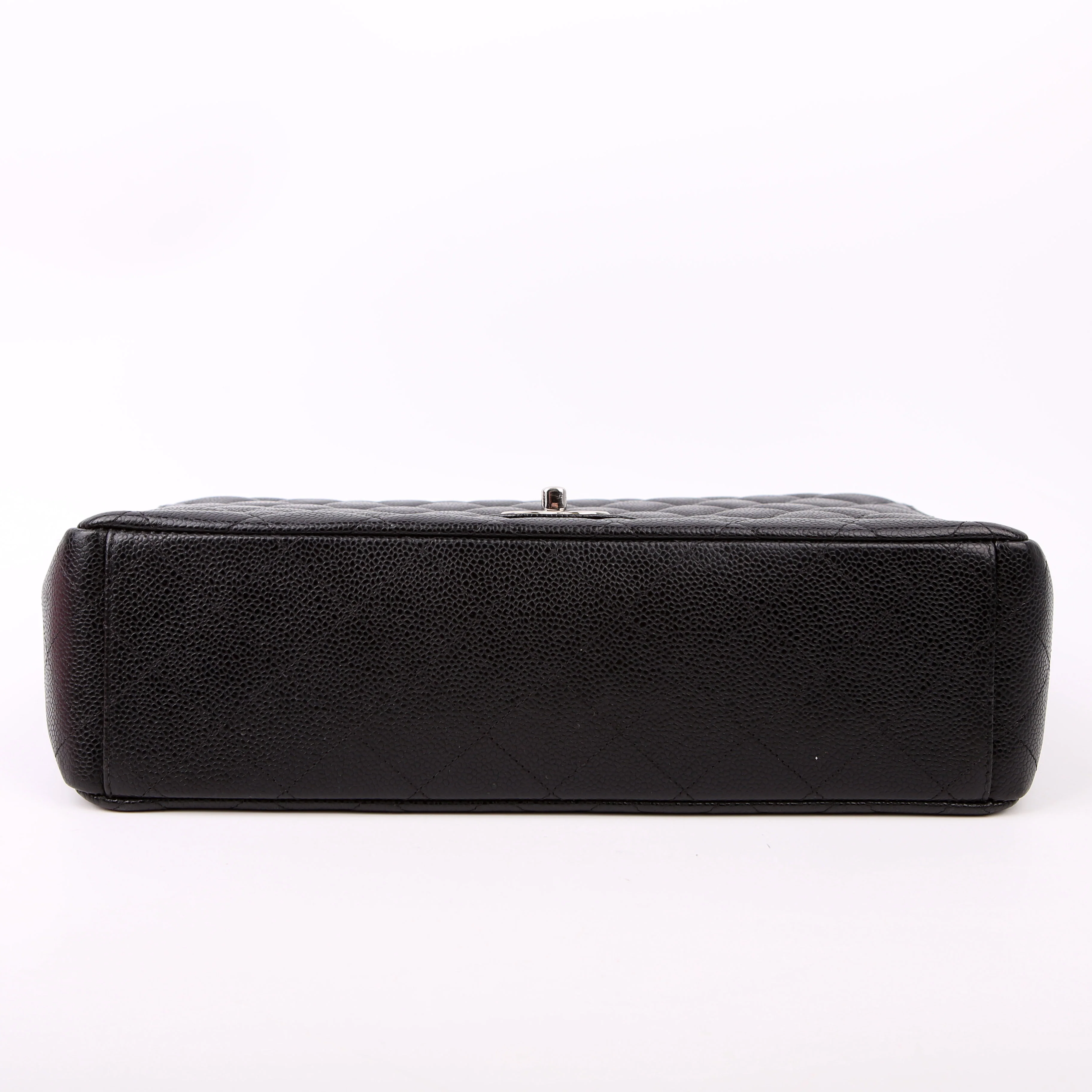 Classic Flap Maxi Caviar 15M Black - Image 4