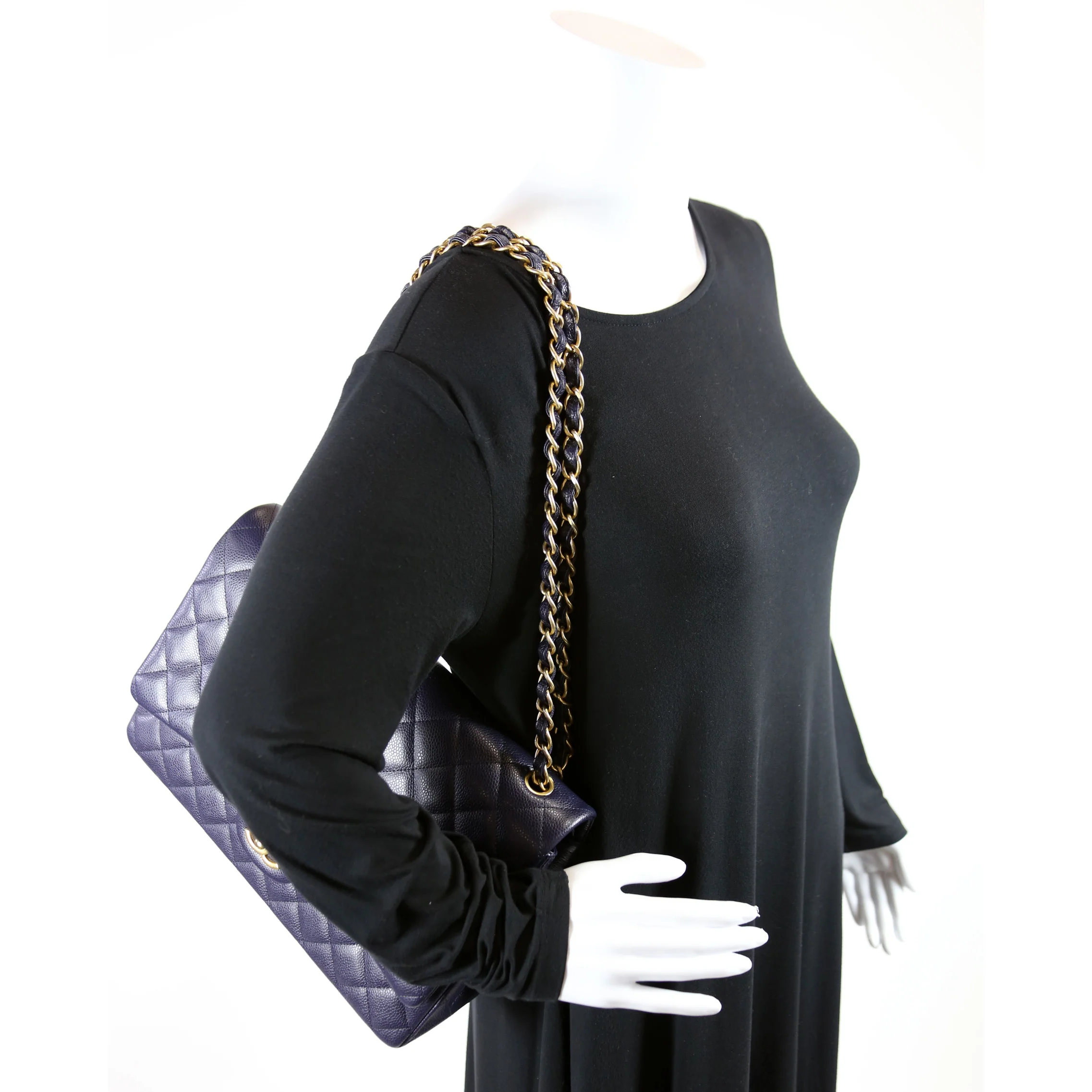 Classic Flap Maxi Caviar 21-24M - Image 10