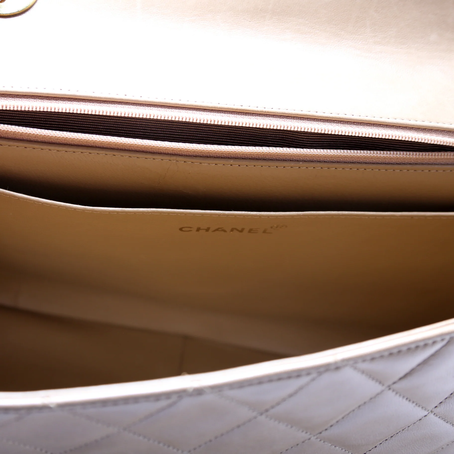 Classic Flap Maxi Lambskin 00-05M - Image 10
