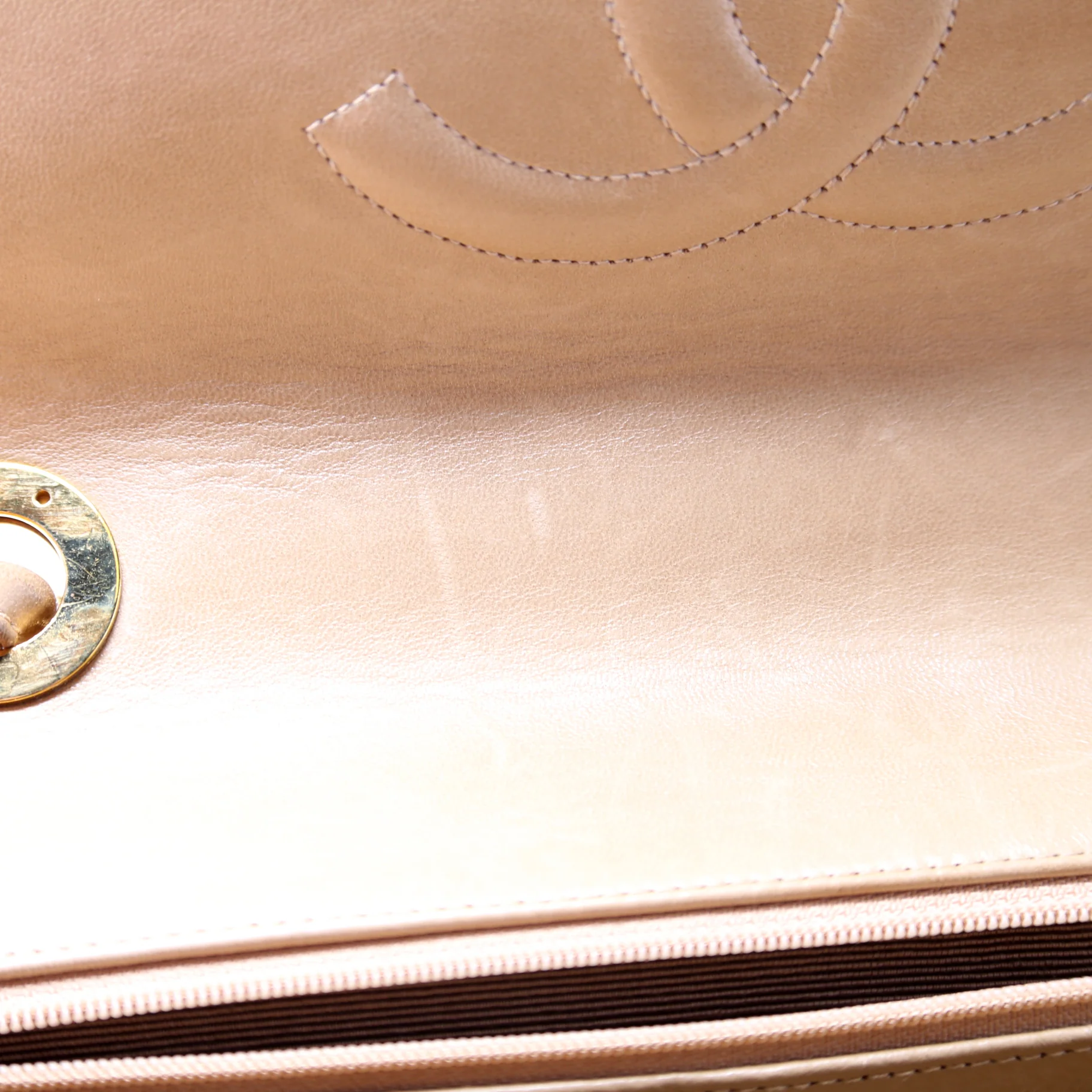 Classic Flap Maxi Lambskin 00-05M - Image 12