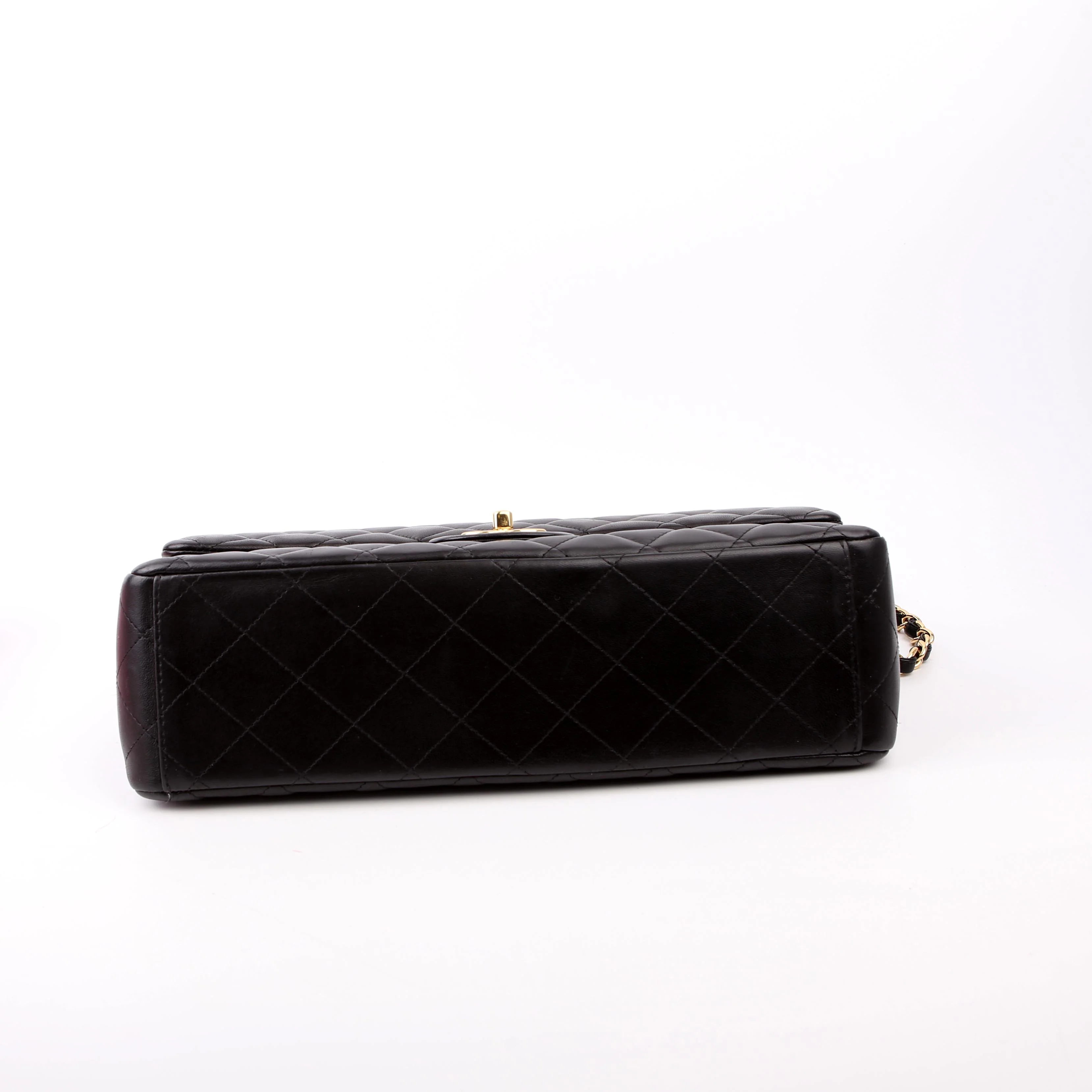 Classic Flap Maxi Lambskin 16M Black - Image 4