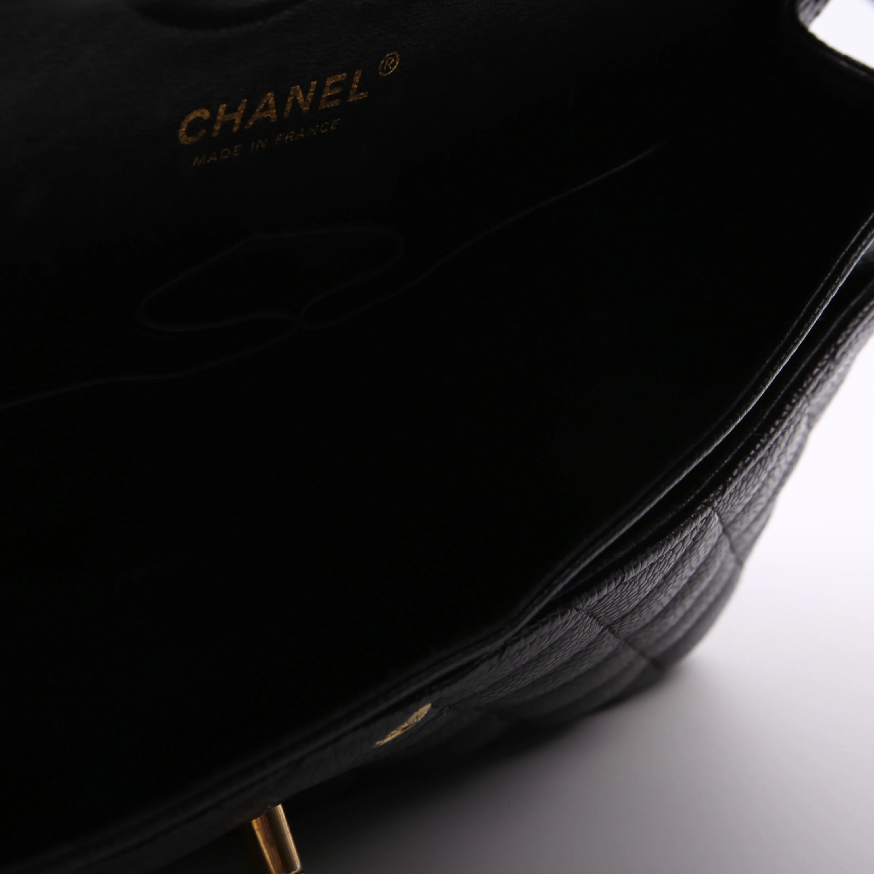 Classic Flap Medium Caviar 12M Black - Image 22