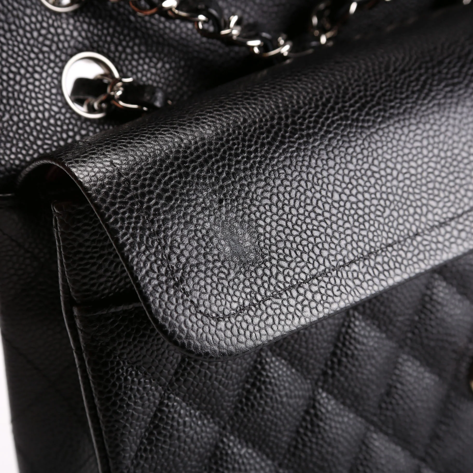Classic Flap Medium Caviar 28M Black - Image 7