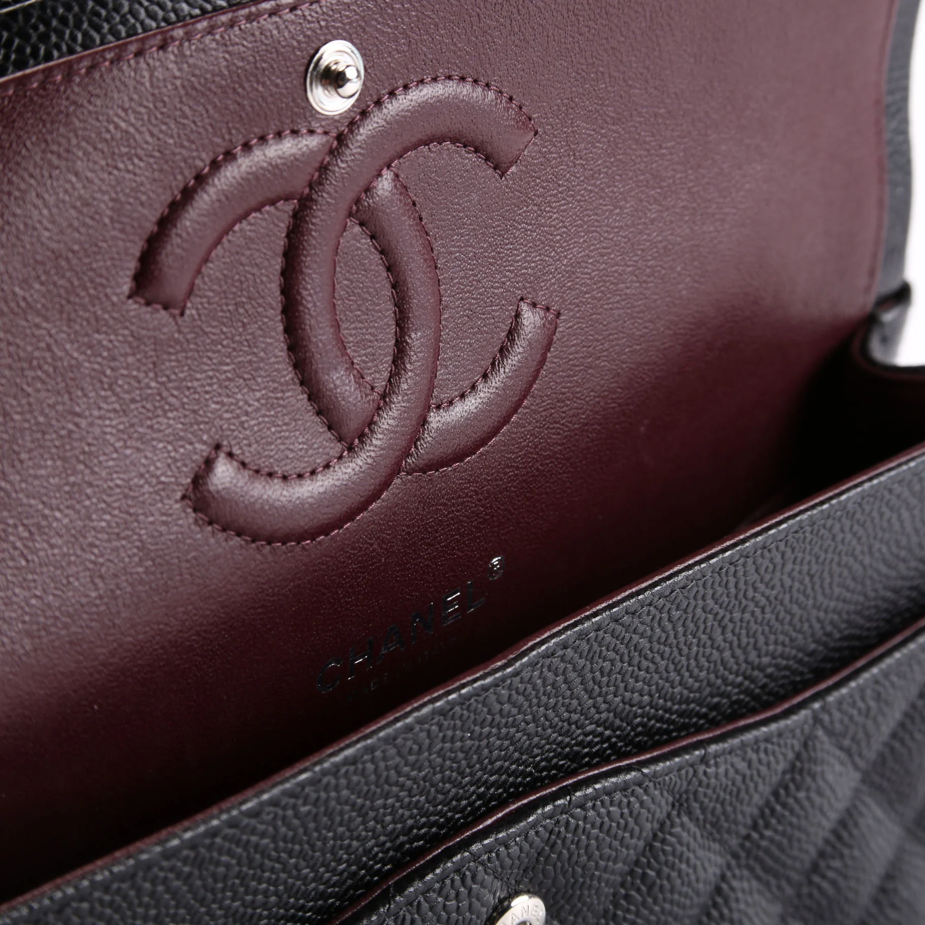 Classic Flap Medium Caviar 28M Black - Image 8