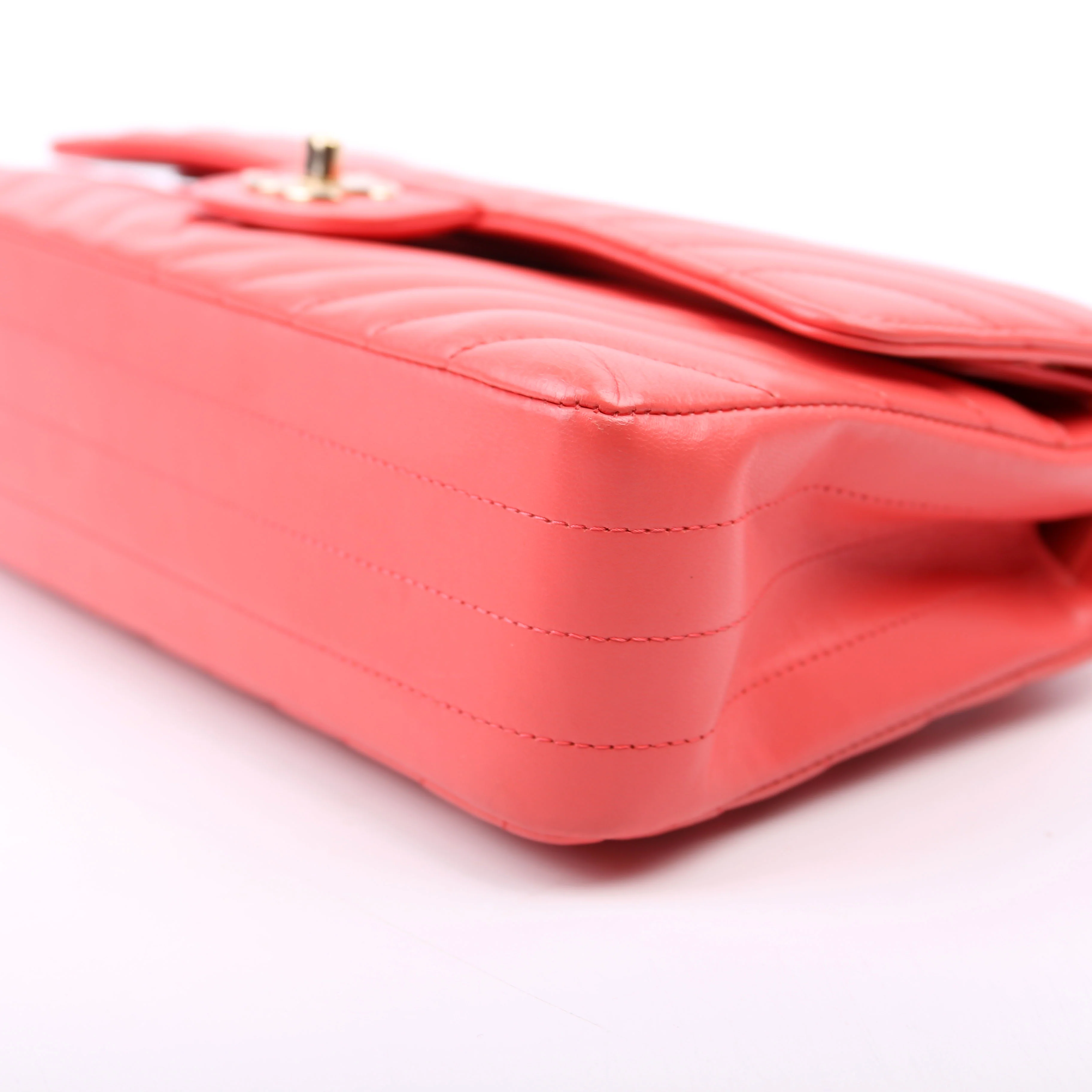 Classic Flap Medium Chevron Lambskin 27M Salmon - Image 7