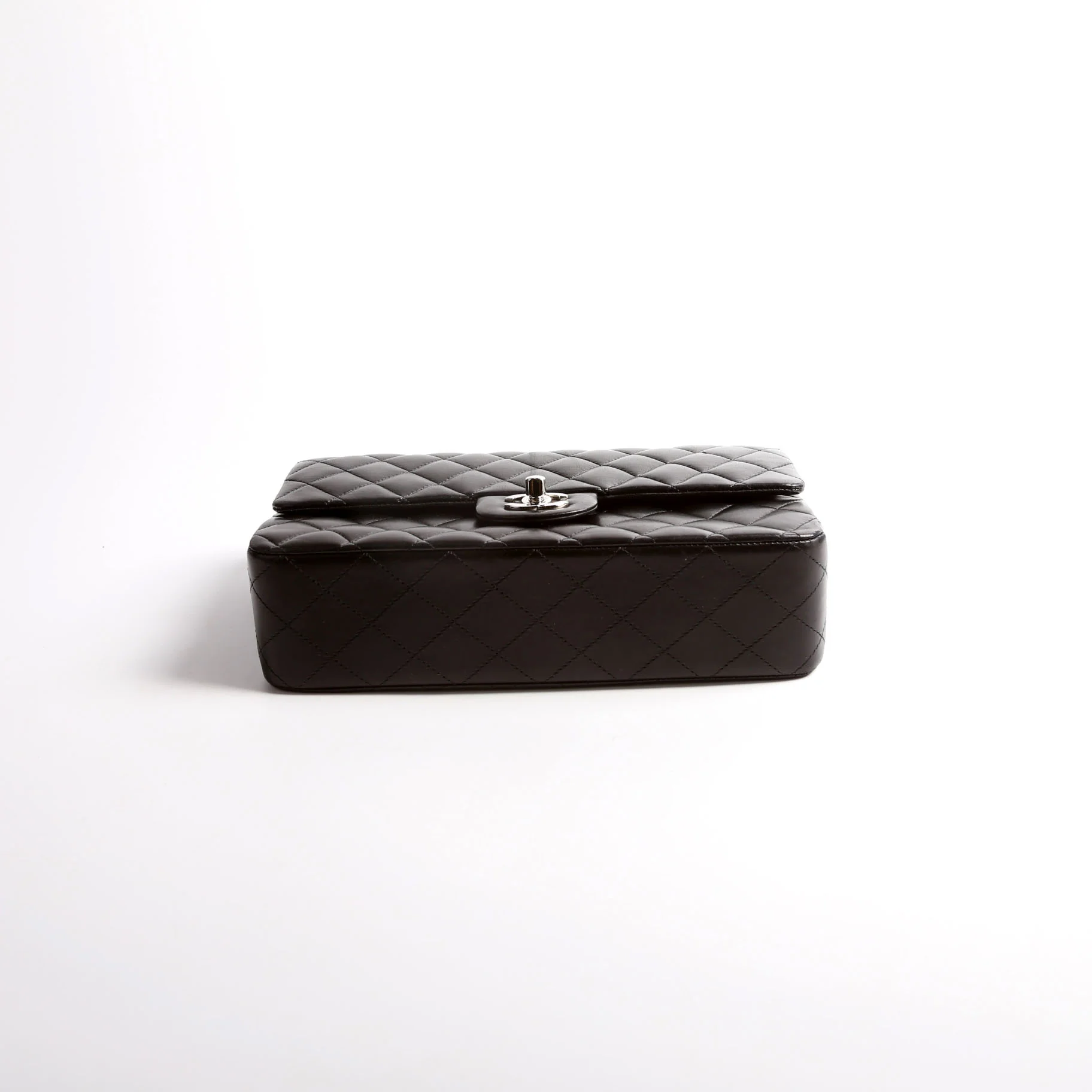 Classic Flap Medium Lambskin 17-20M Black - Image 3