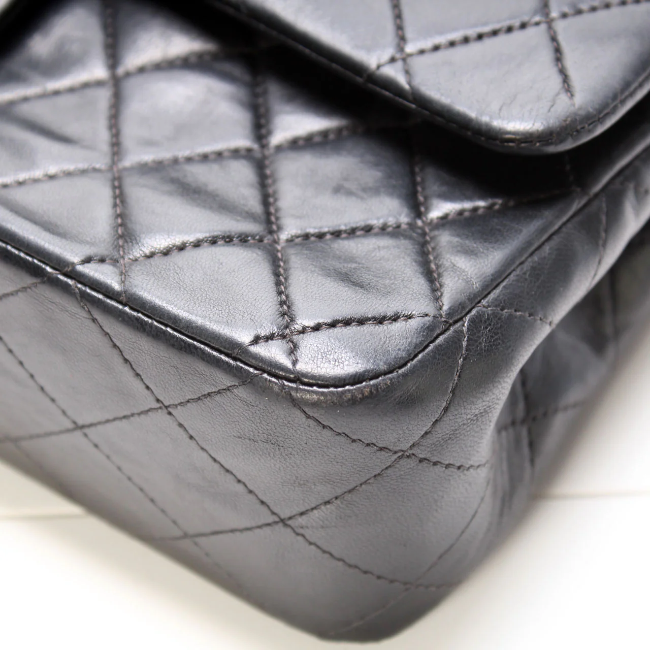 Classic Flap Medium Lambskin 6 Mil - Image 6