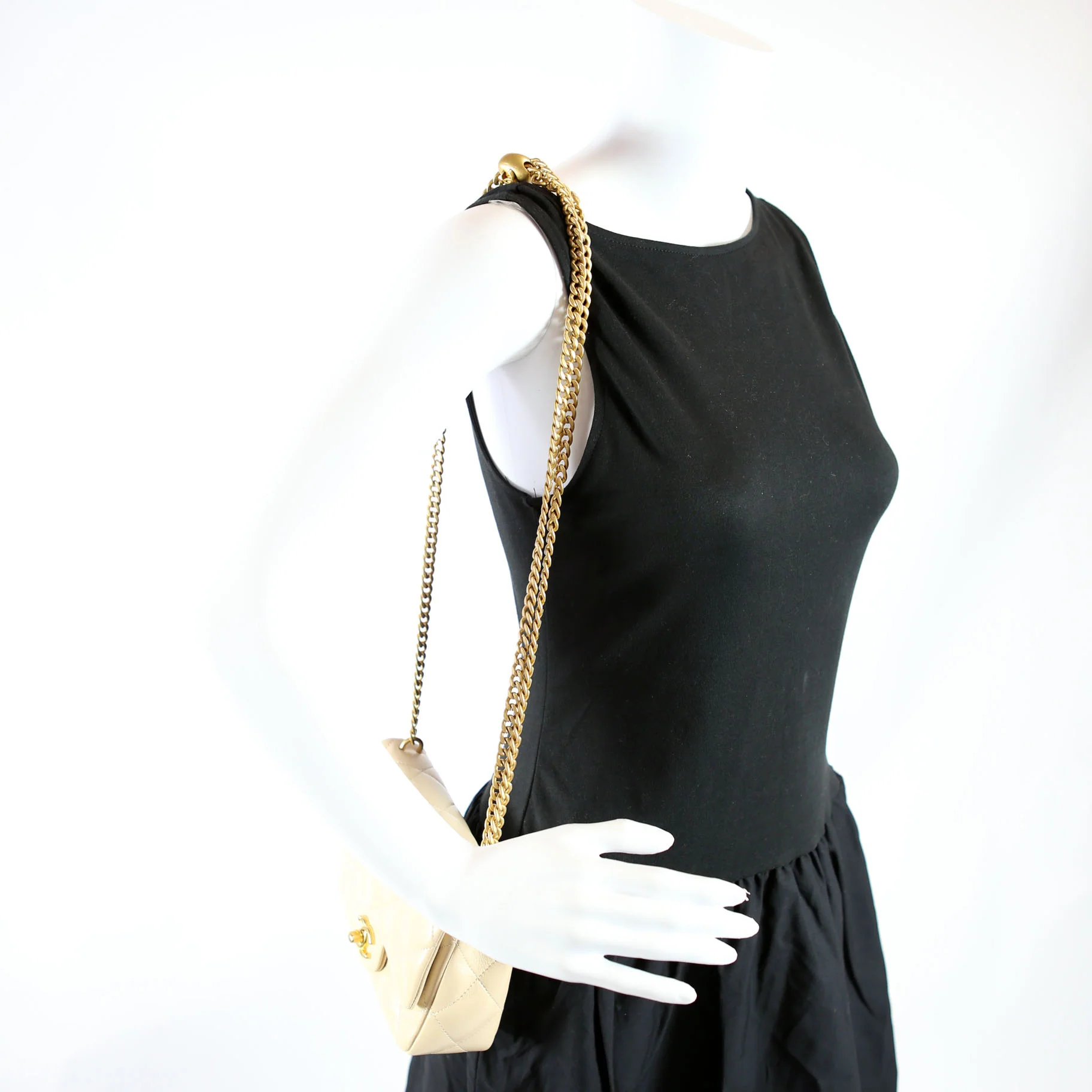 Classic Flap Mini Sweetheart Chain Caviar RFID Beige - Image 11
