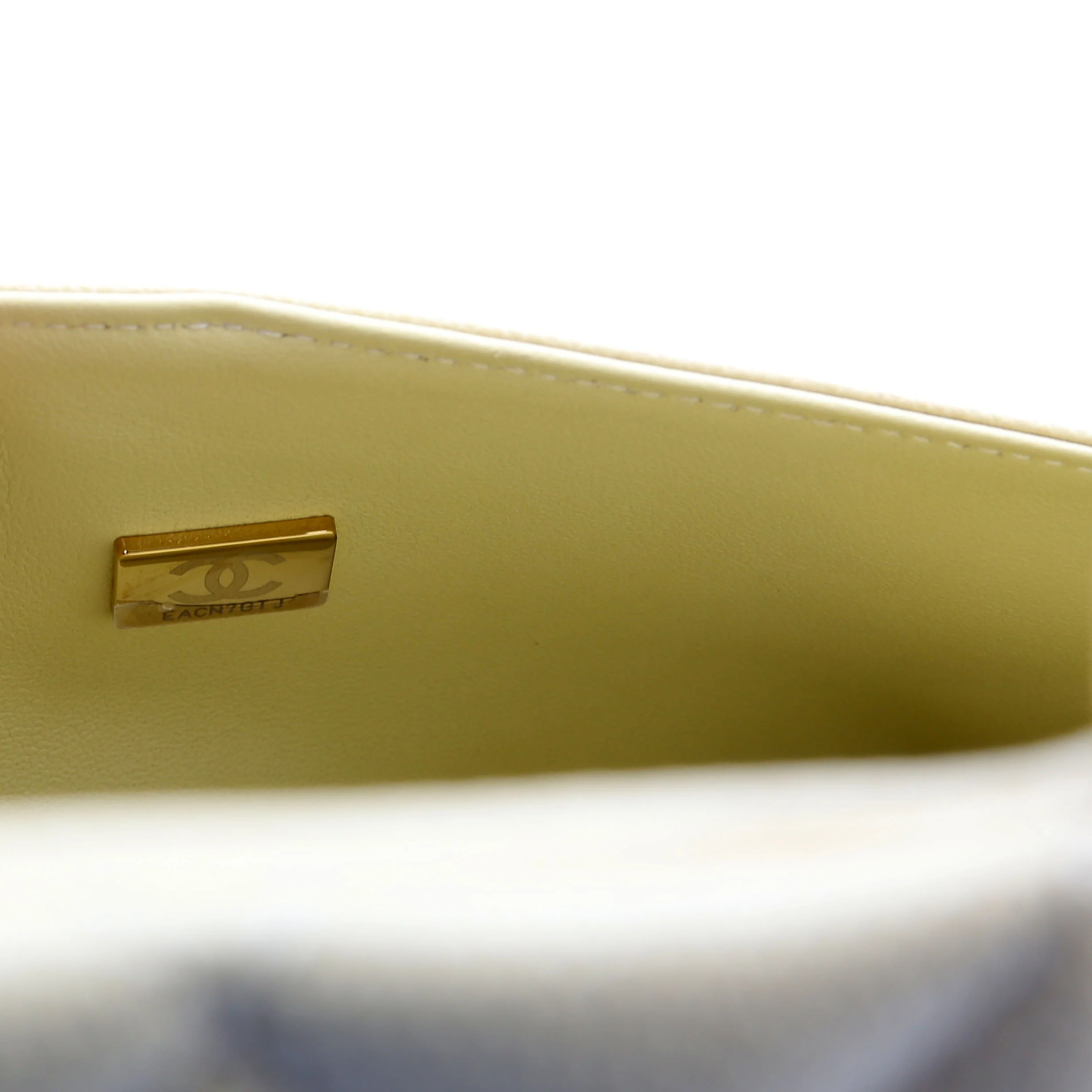 Classic Flap Small Caviar Neutral - Image 11