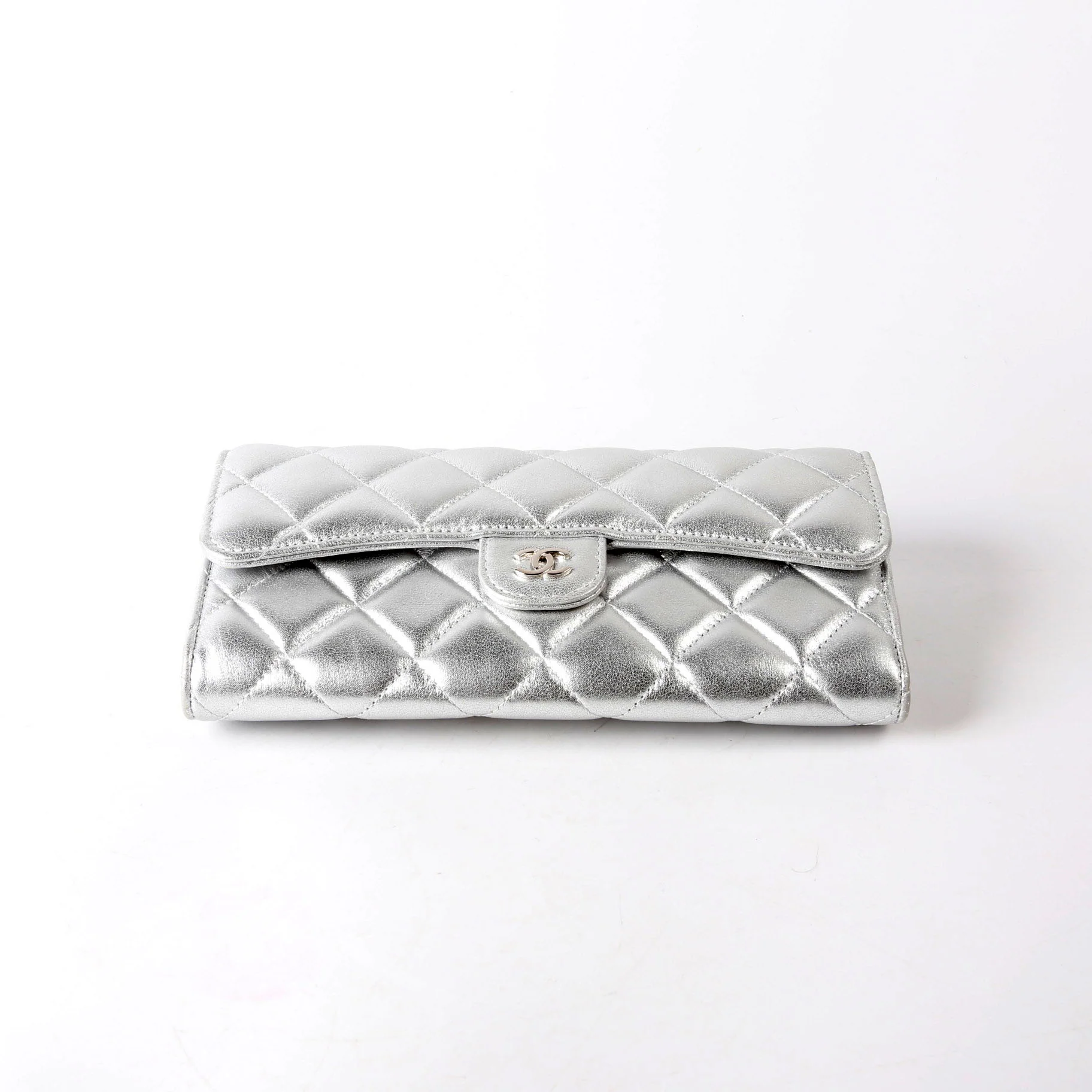 Classic Flap Wallet Long Lambskin Silver - Image 3