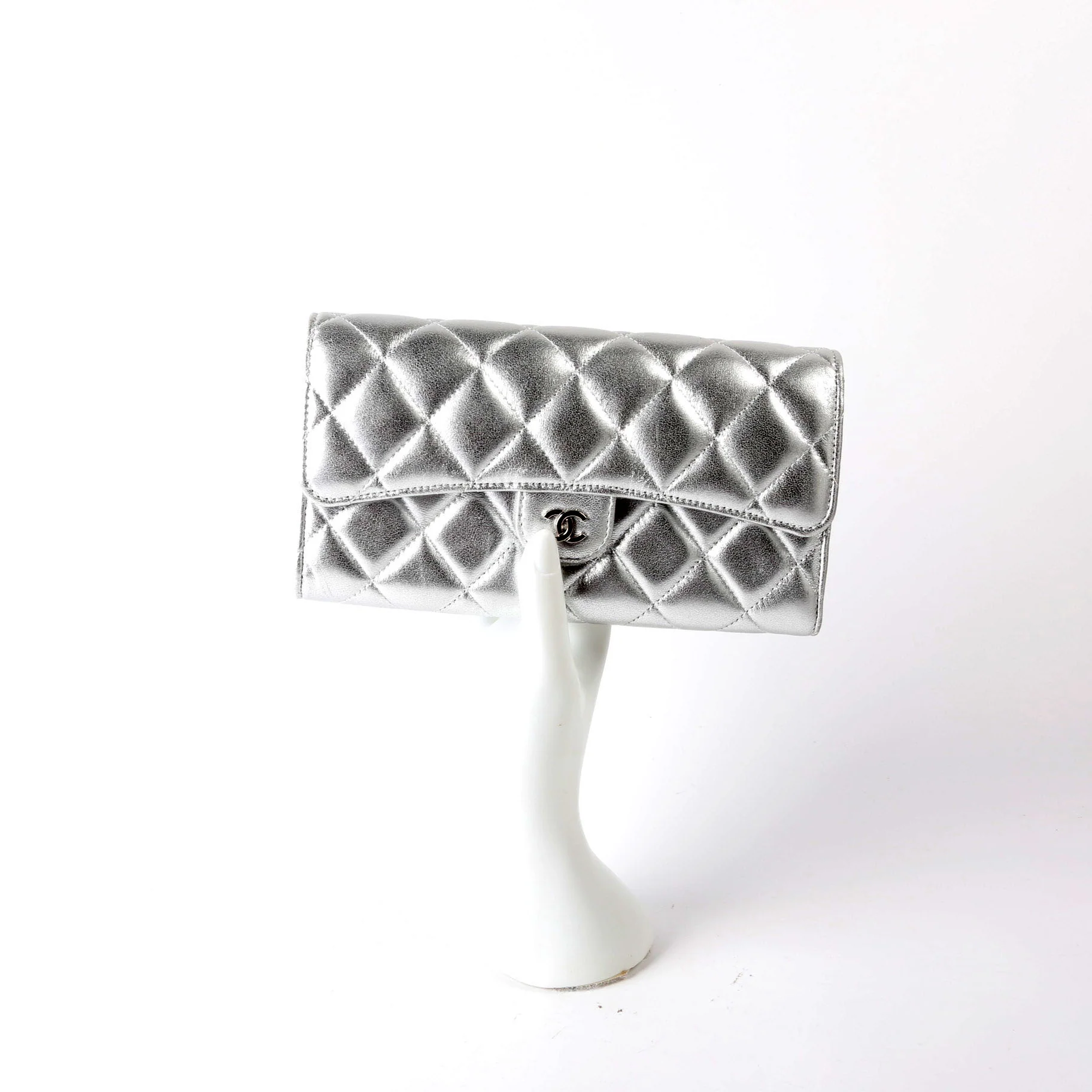 Classic Flap Wallet Long Lambskin Silver - Image 9