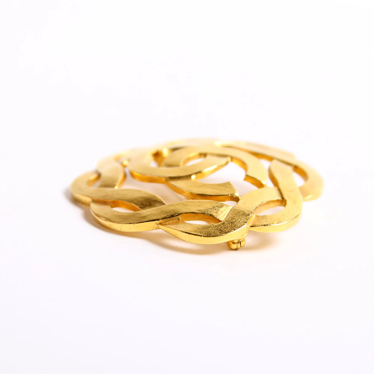 Coco Mark Camellia Vintage Brooch Gold - Image 3
