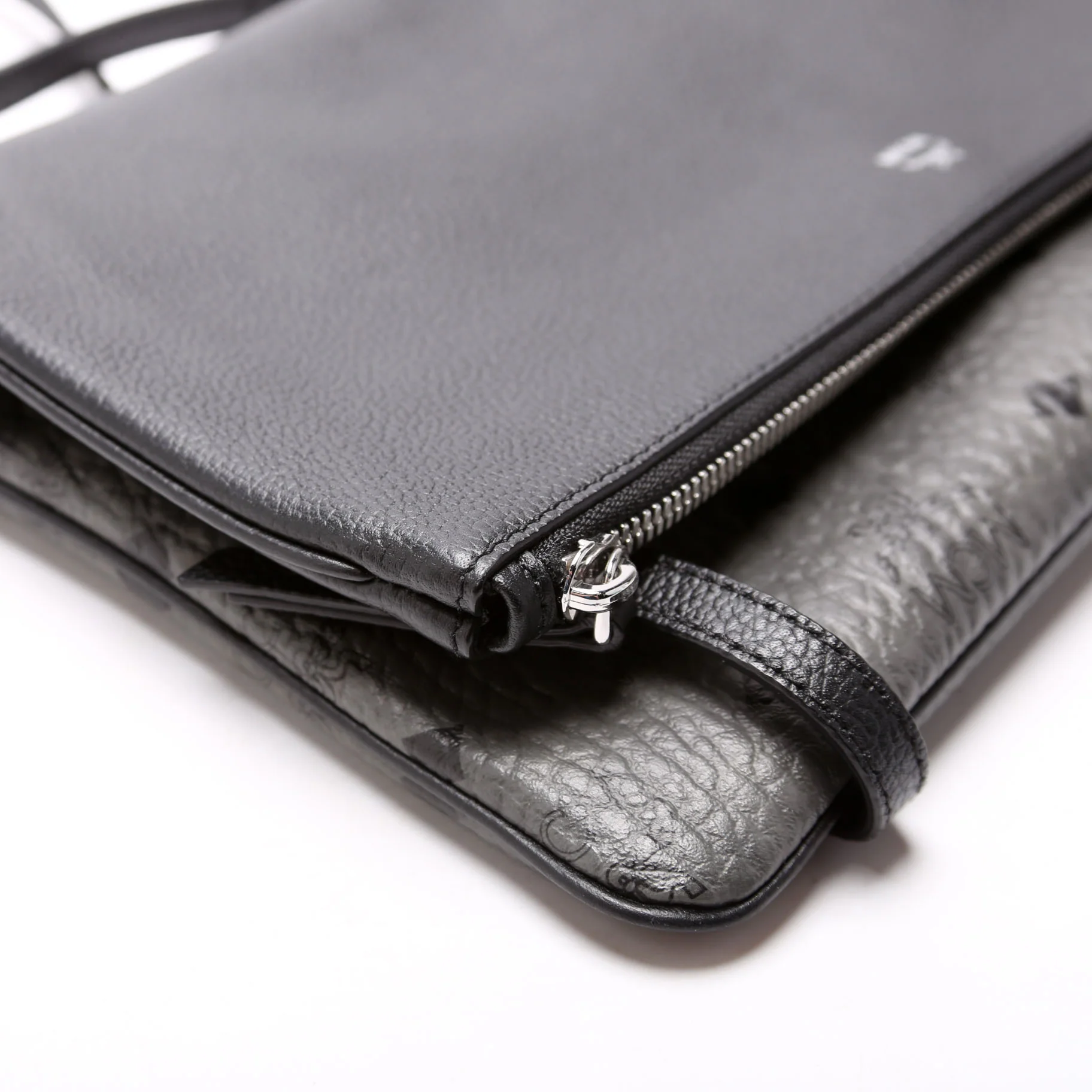 Corina Foldover Crossbody Vistos/Leather Black/Grey - Image 5