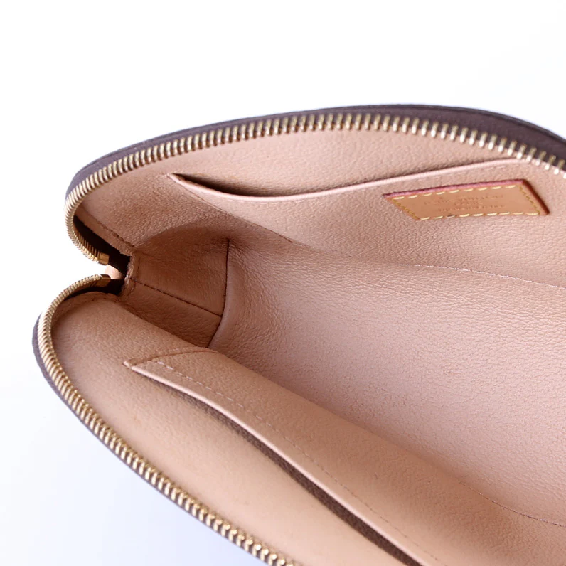 Cosmetic Pouch GM Monogram - Image 8