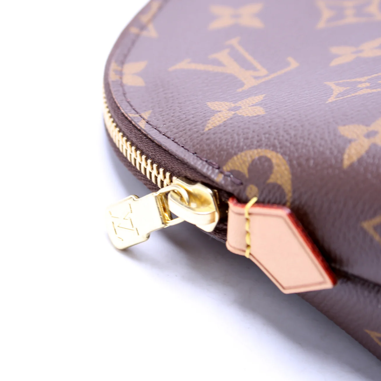 Cosmetic Pouch GM Monogram - Image 6
