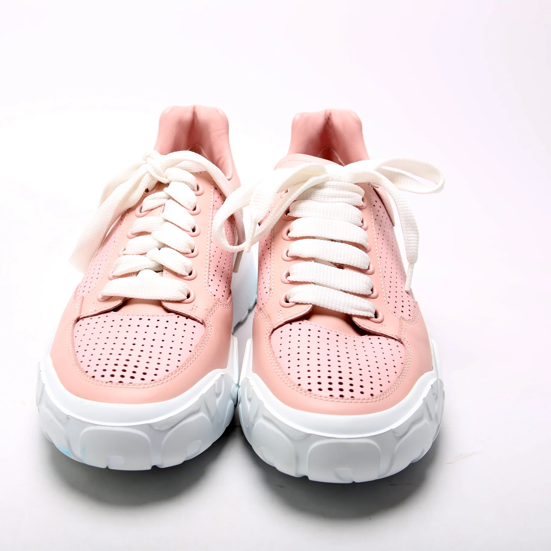 Court Sneakers Size 40 - Image 2