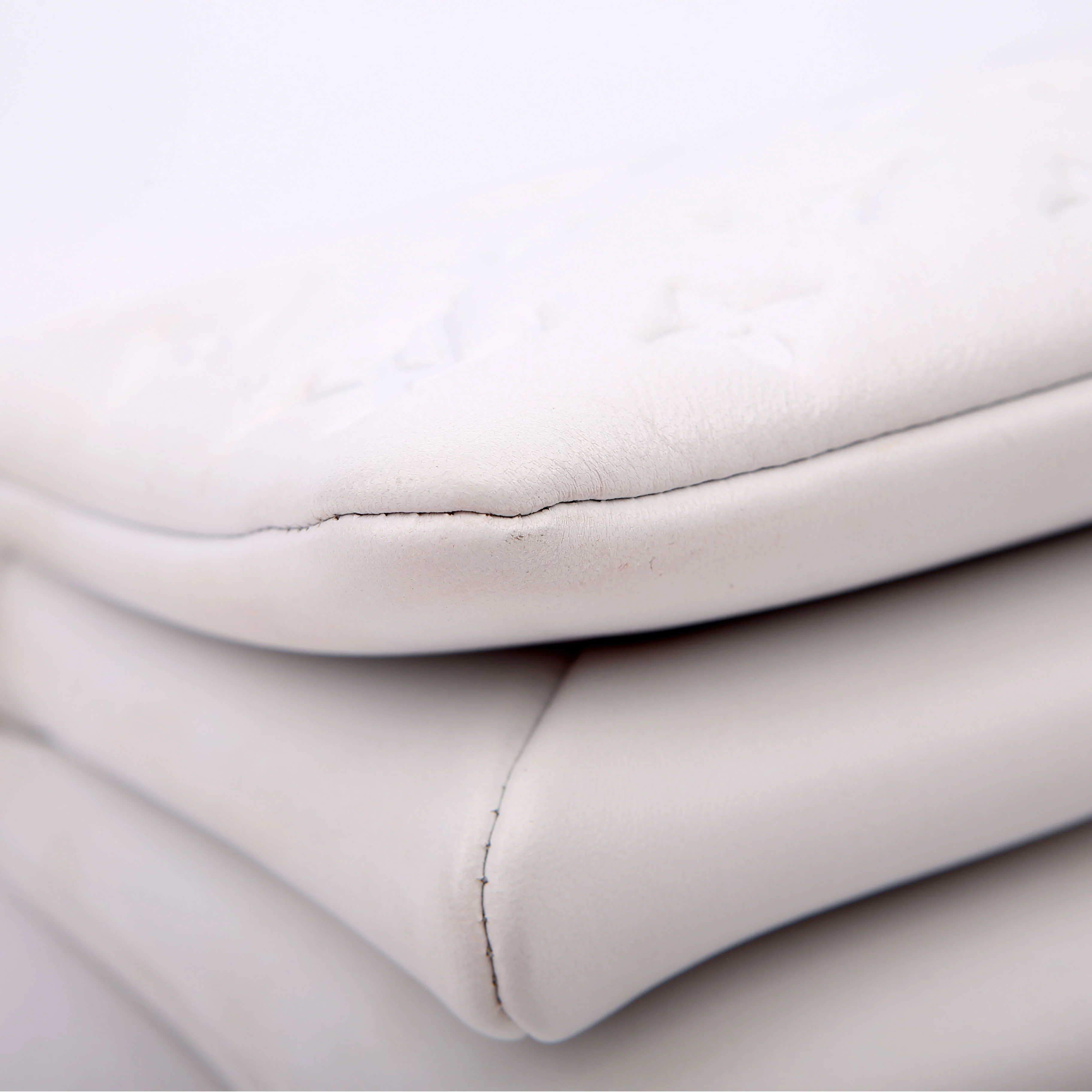 Coussin BB Lambskin New Version White - Image 5