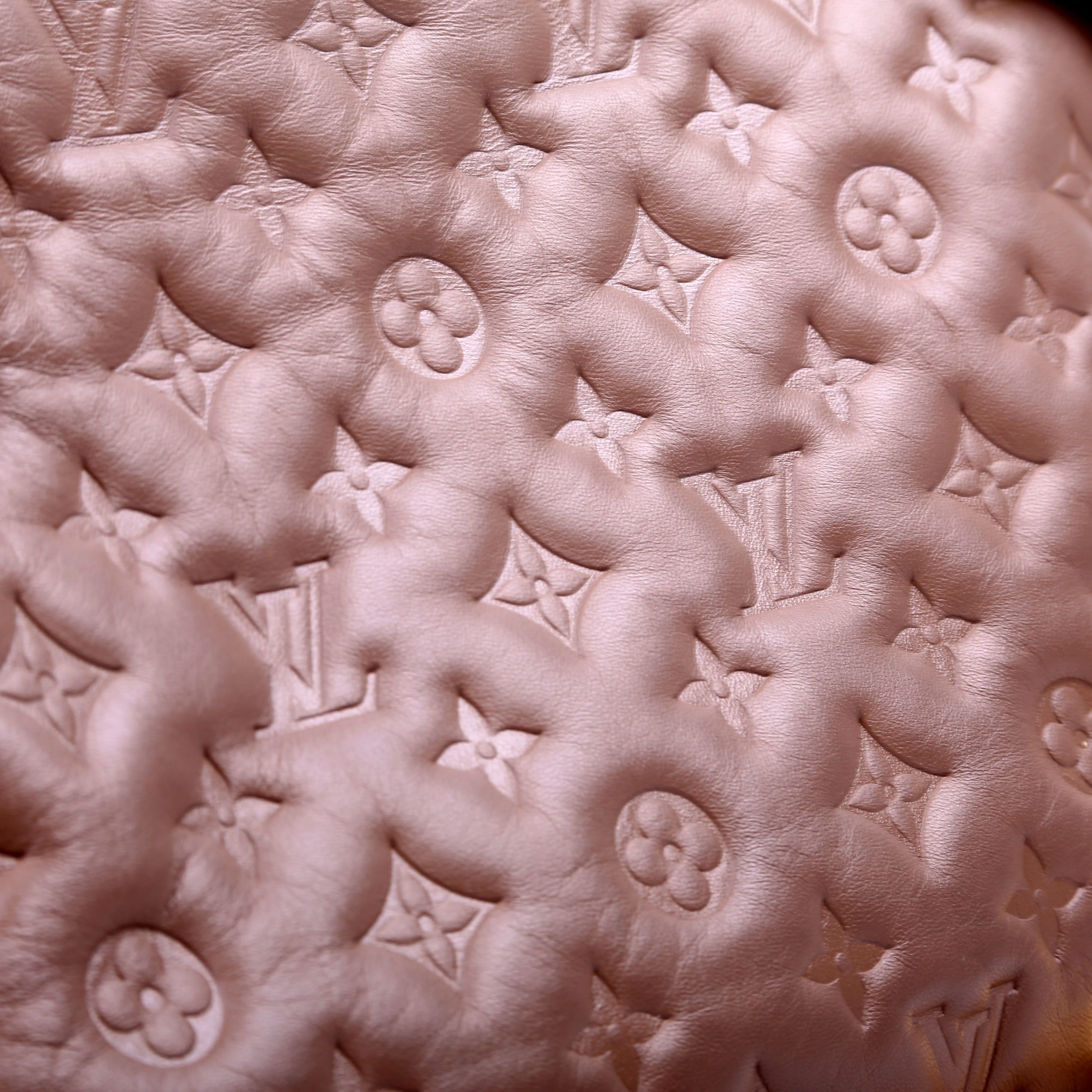 Coussin MM Lambskin Taupe - Image 11