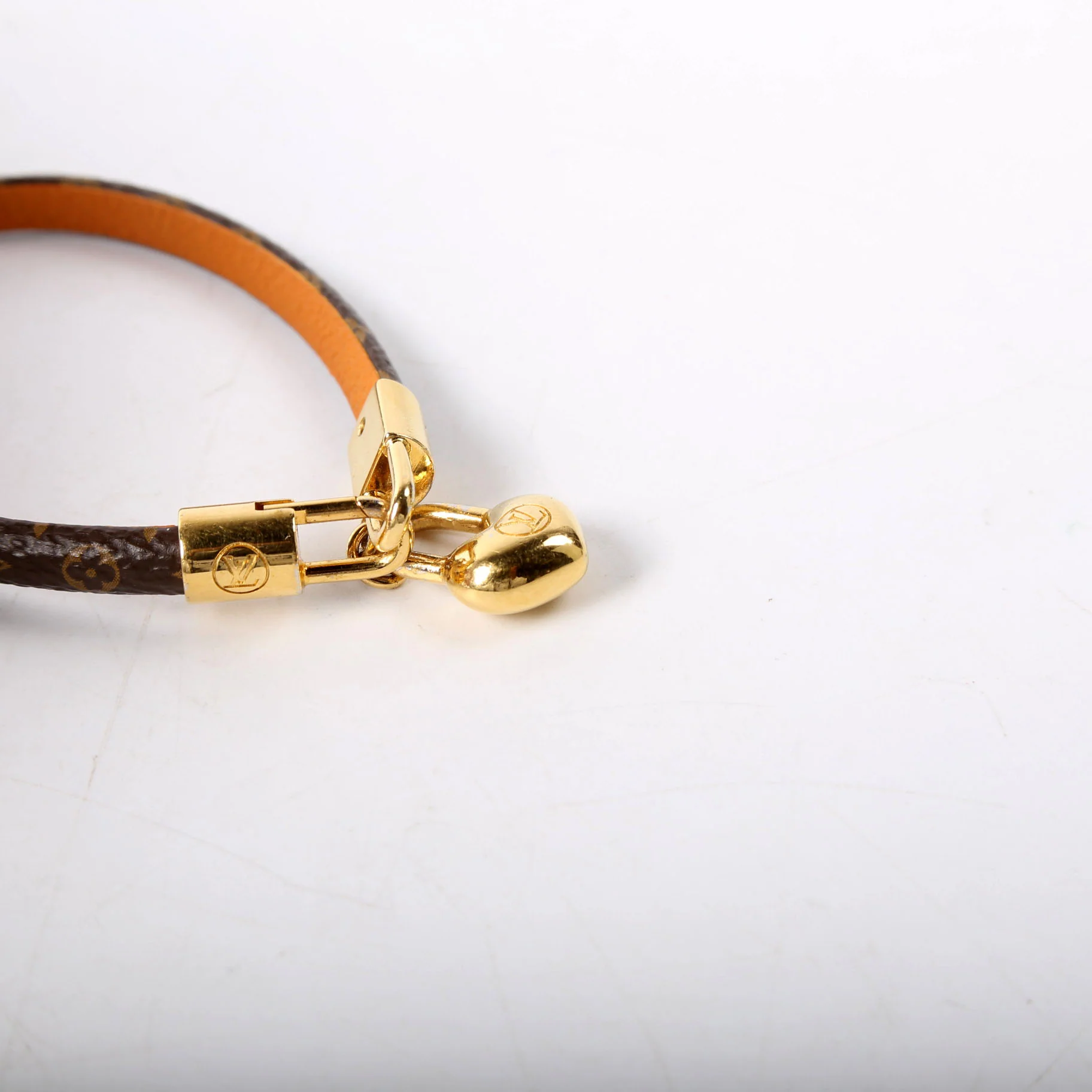 Crazy in Lock Size 19 - Image 7