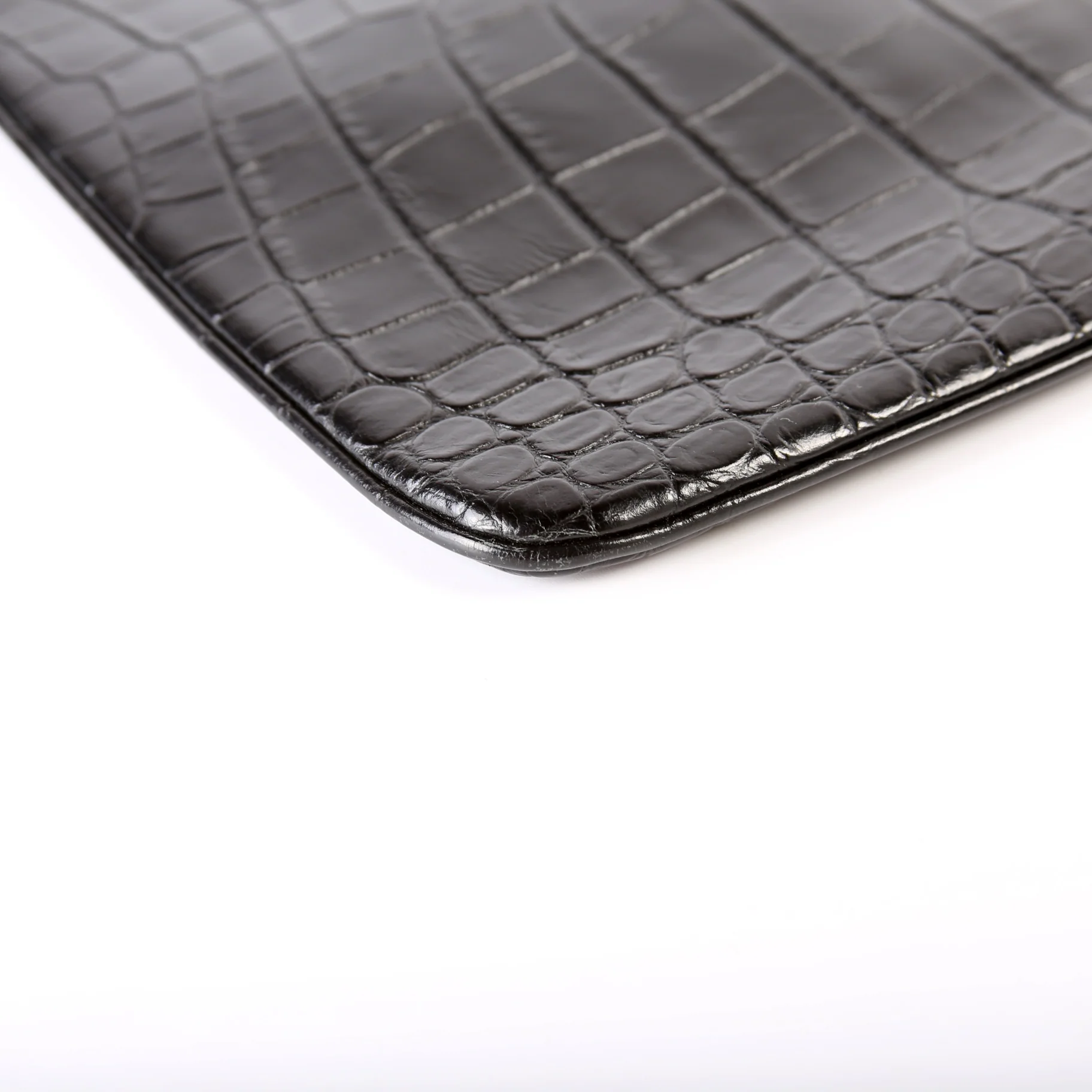 Croc Embossed Tablet Pouch 558070 - Image 7