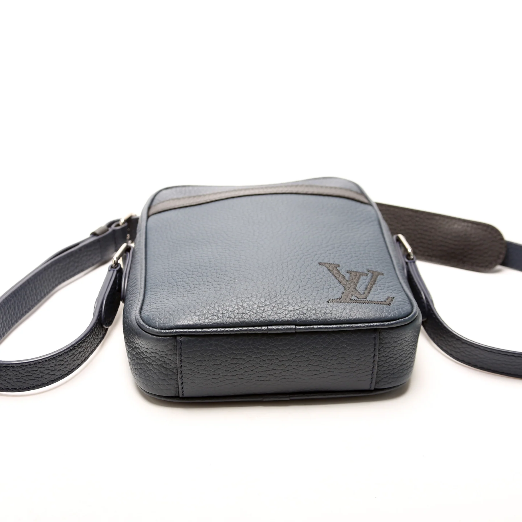 Danube Slim Taurillon Leather Blue - Image 4