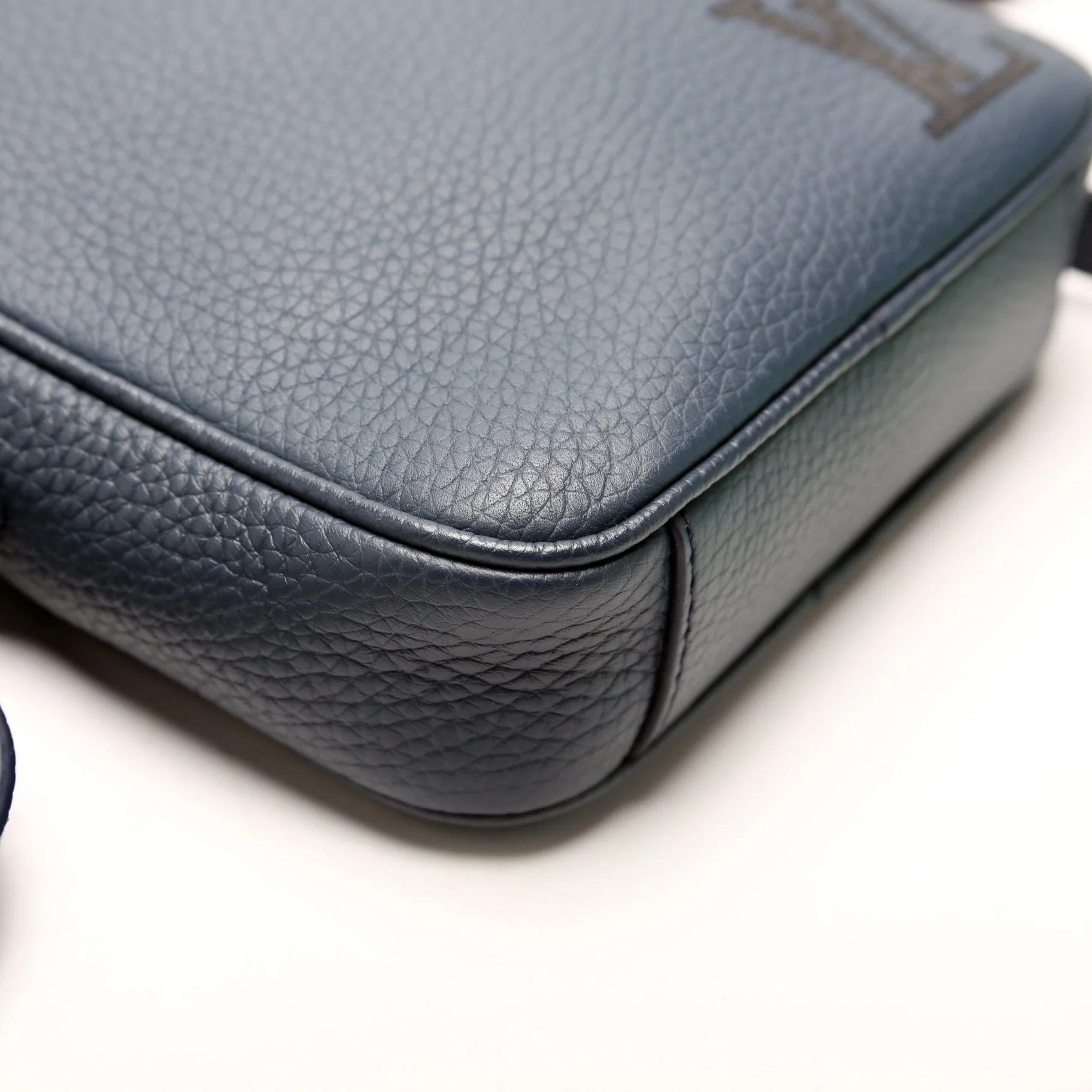 Danube Slim Taurillon Leather Blue - Image 5