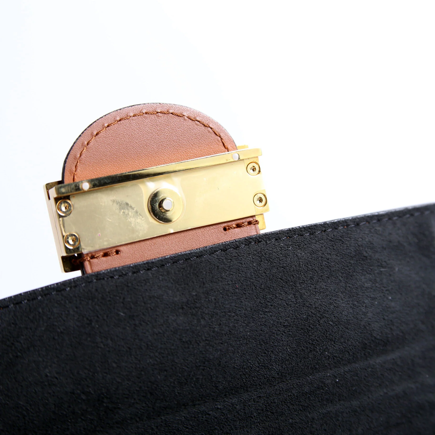 Dauphine Chain Wallet - Image 7
