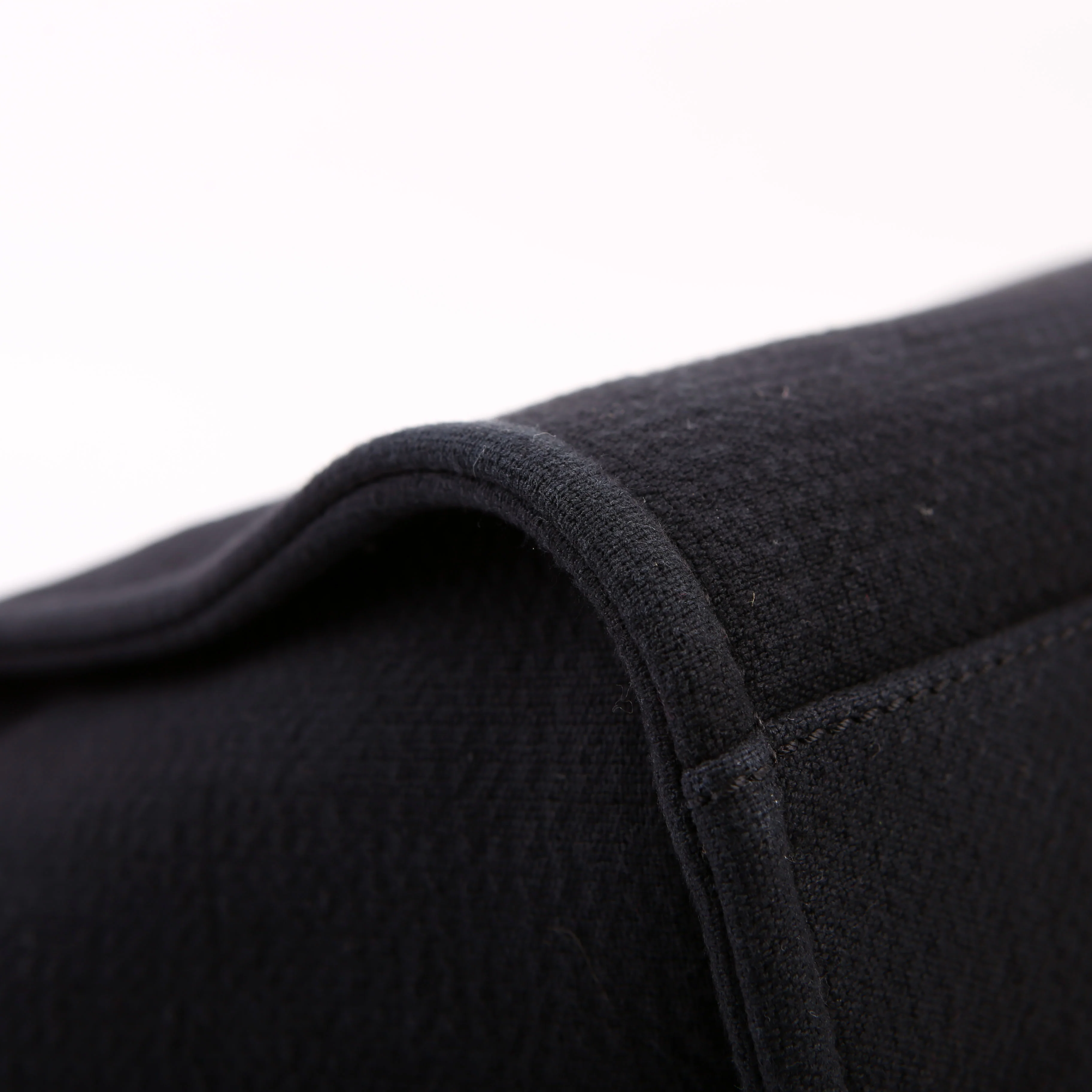Deauville Small with Pouch Mixed Fibers RFID - Image 7