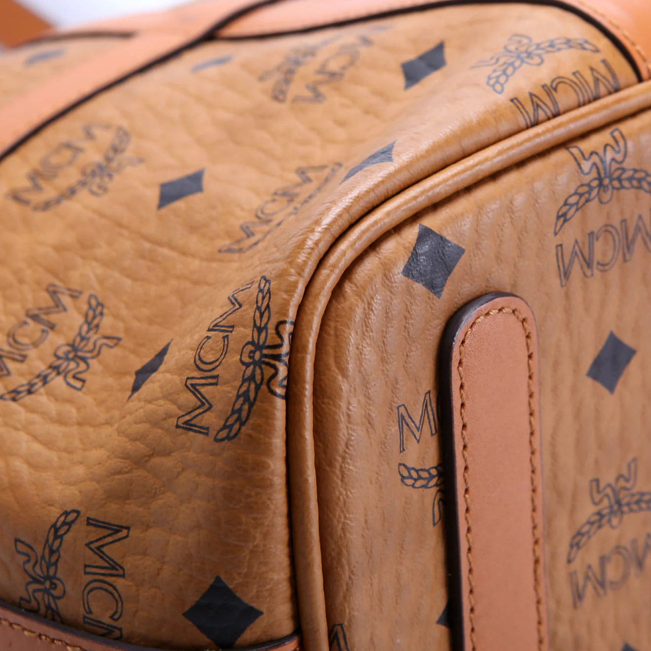 Delmy Medium Shopping Tote Visetos - Image 5