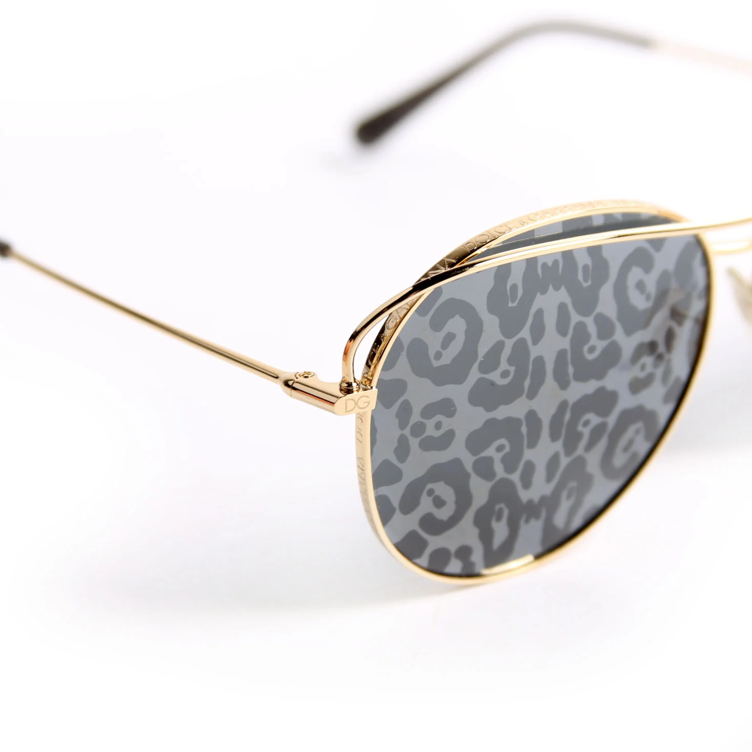 DG2261 Aviator Sunglasses Black/Gold - Image 8