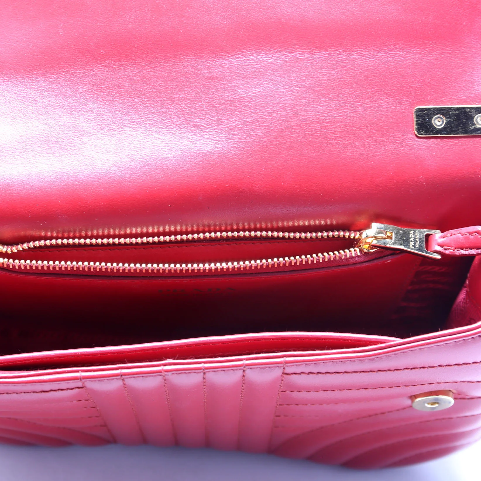 Diagramme Curved Flap Calfskin Red - Image 7