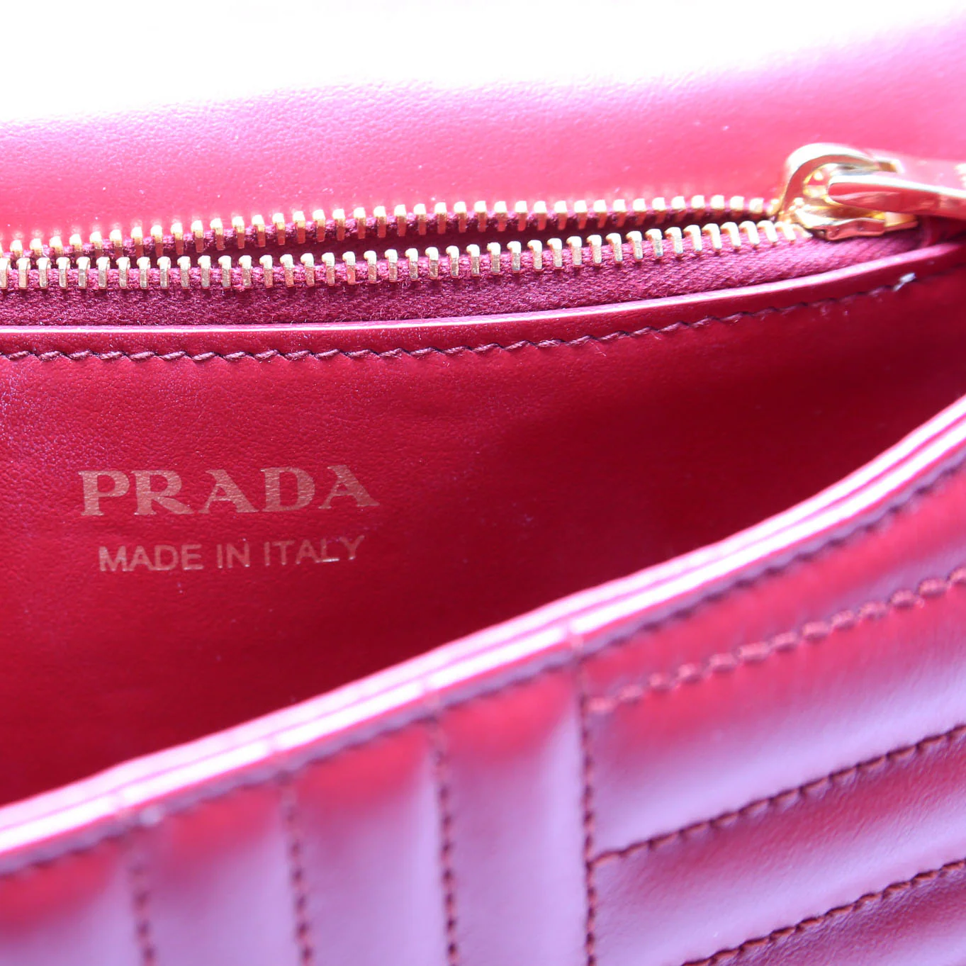Diagramme Curved Flap Calfskin Red - Image 8