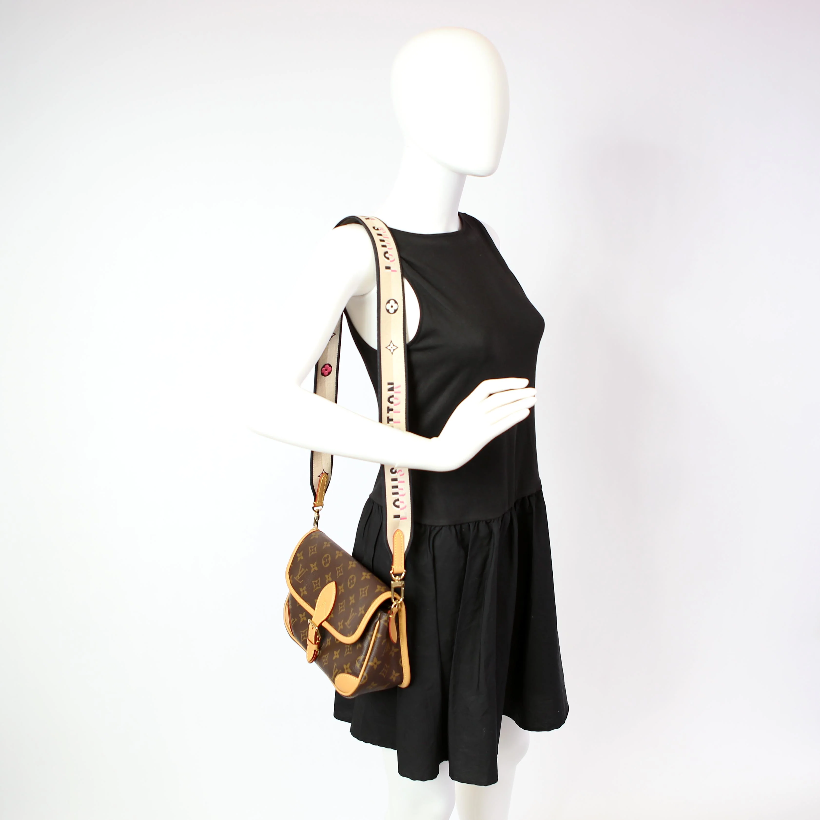 Diane NM Satchel Monogram - Image 12