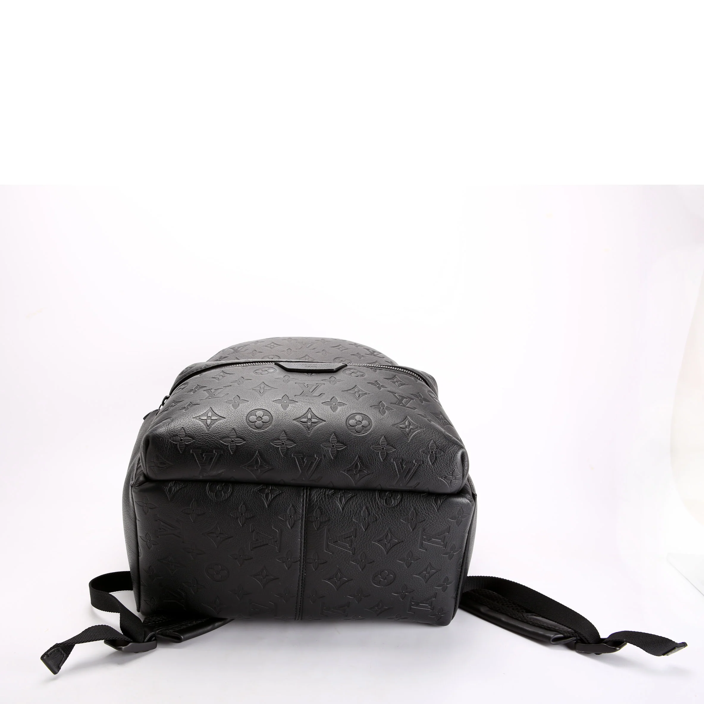 Discovery Backpack Shadow Monogram - Image 4