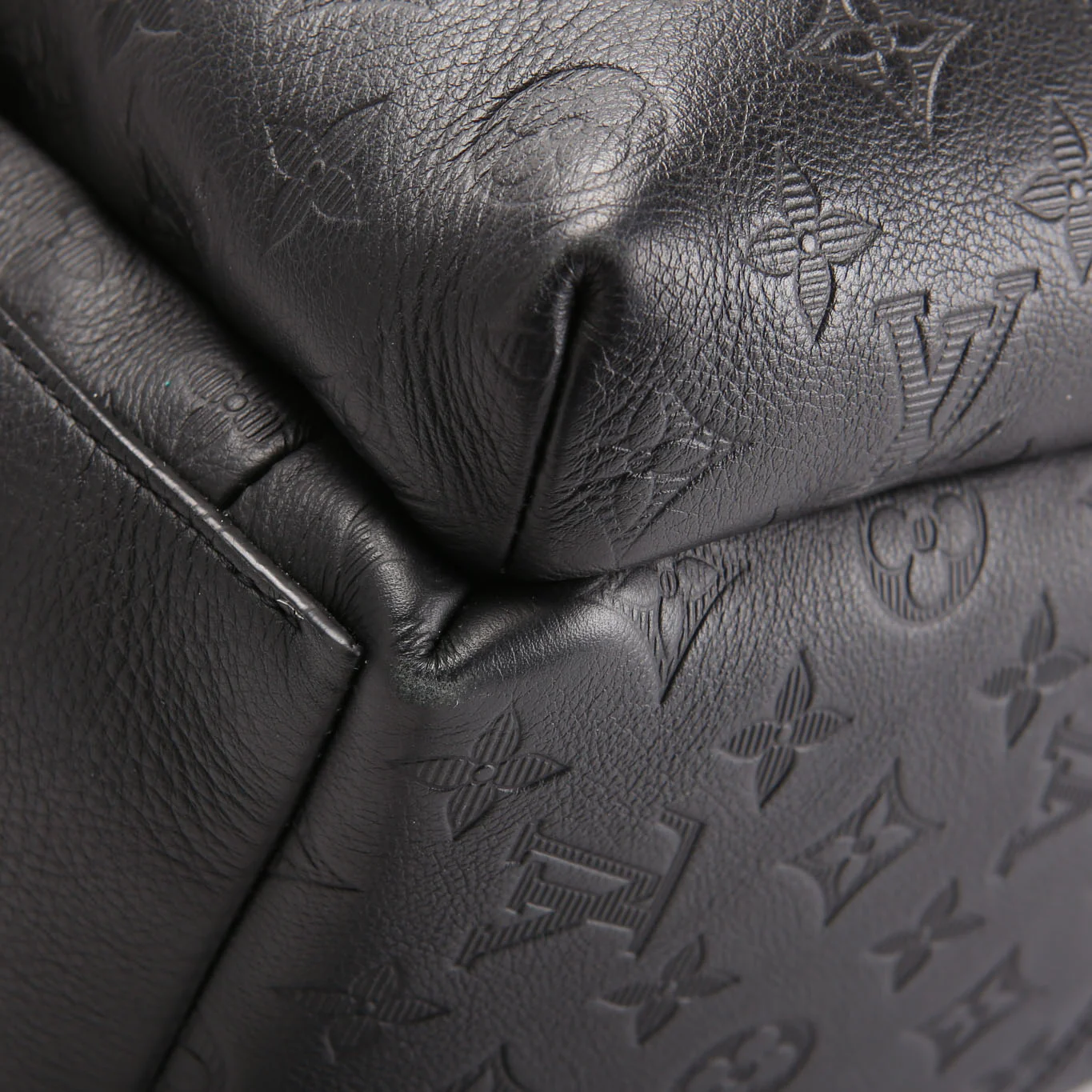 Discovery Backpack Shadow Monogram - Image 5