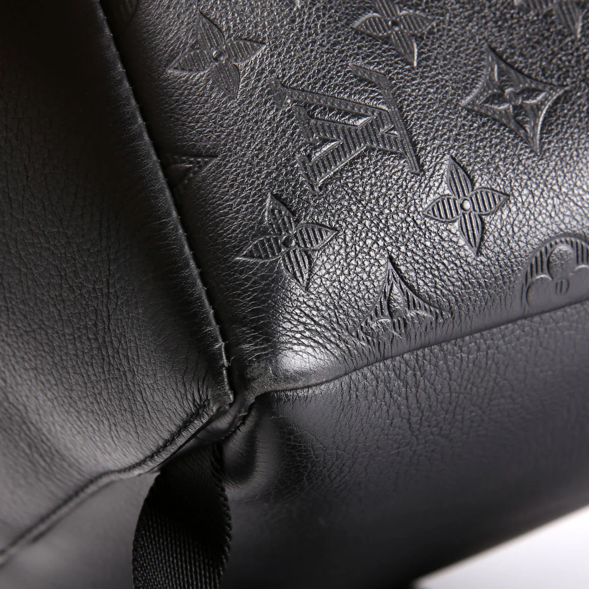 Discovery Backpack Shadow Monogram - Image 7