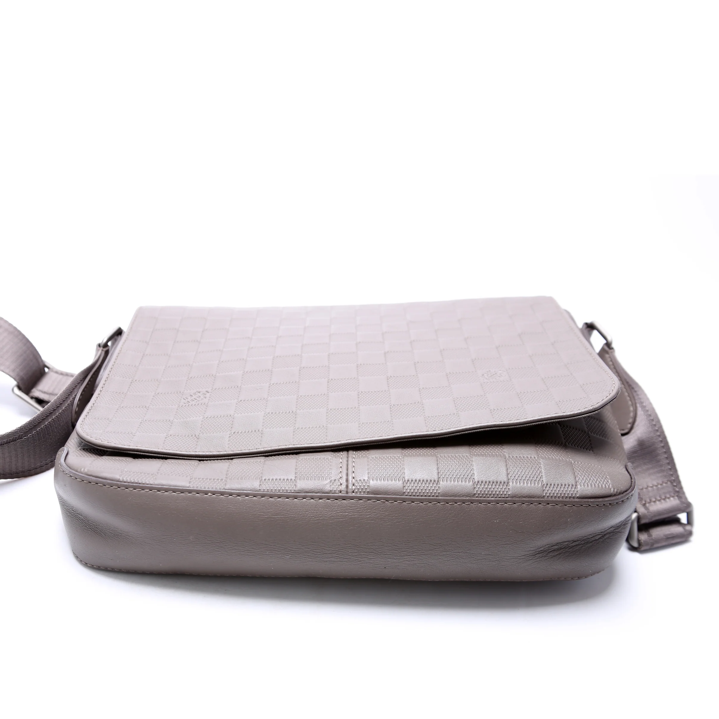 District PM Infini Grey - Image 4